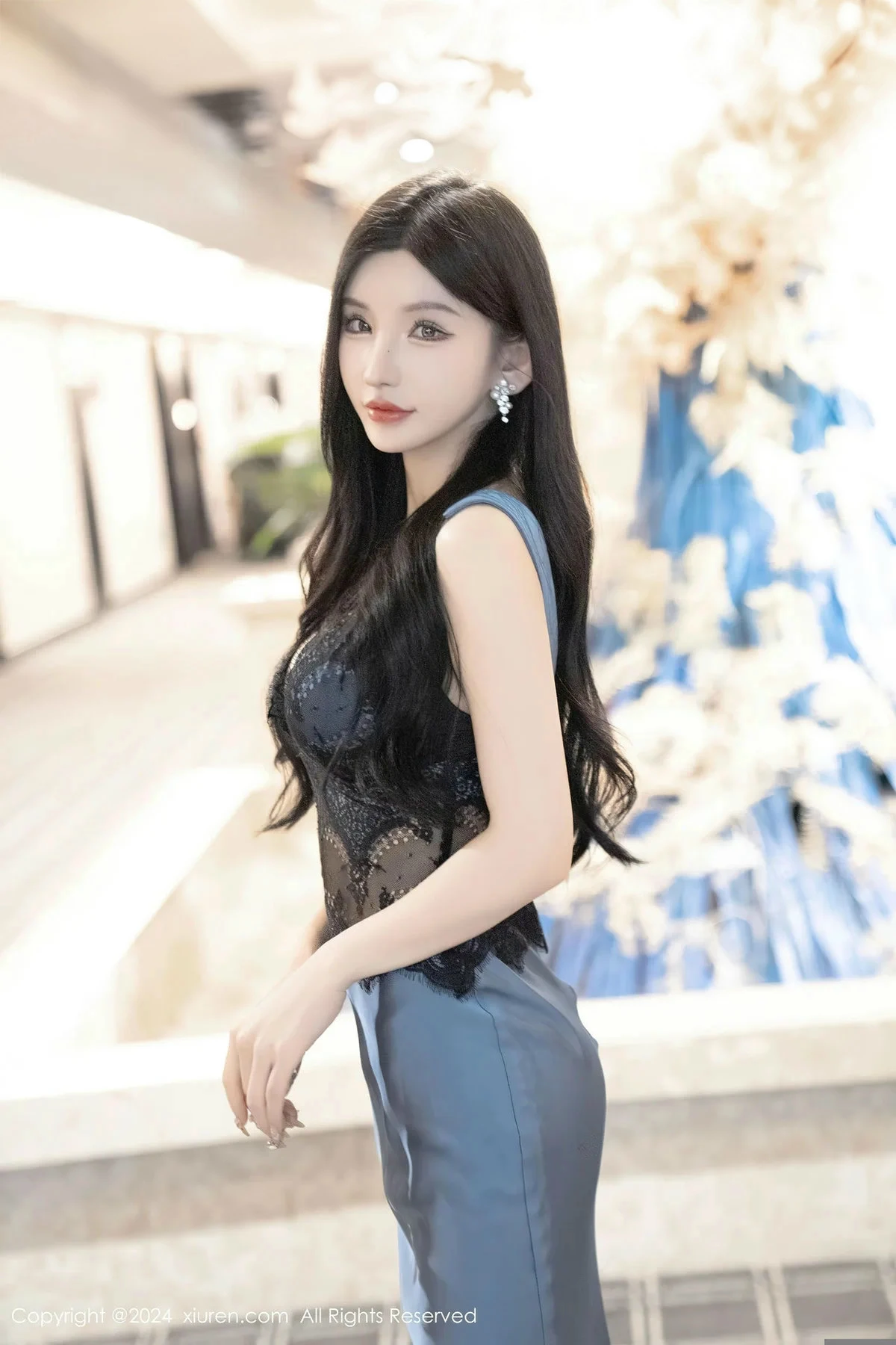 [[XiuRen秀人网]秀人网]No.8242_女神周于希Sally性感蕾丝长裙+黑色薄纱连体衣秀完美身材诱惑写真115P