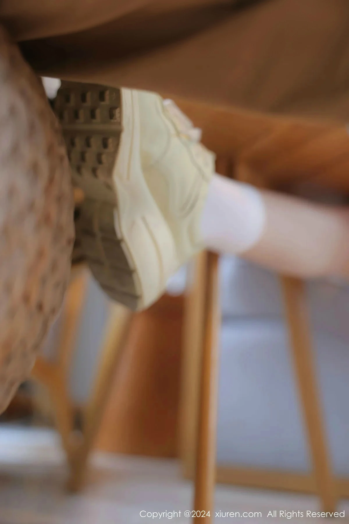 [[XiuRen秀人网]秀人网]No.8241_模特桃妖夭外拍场景性感粉色服饰露粉色内衣秀曼妙身姿诱惑写真103P