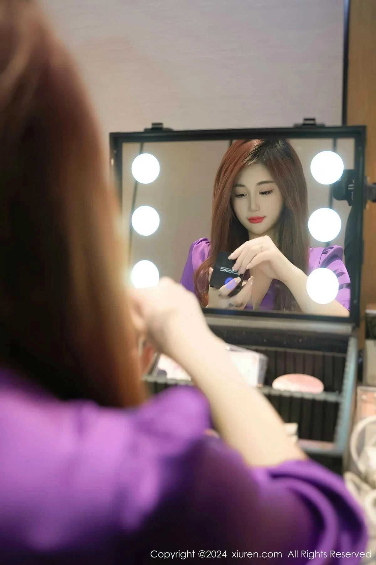 [[XiuRen秀人网]秀人网]No.8237_模特美七Mia性感紫色上衣配黑短裙露蕾丝内衣秀丰满身材诱惑写真81P