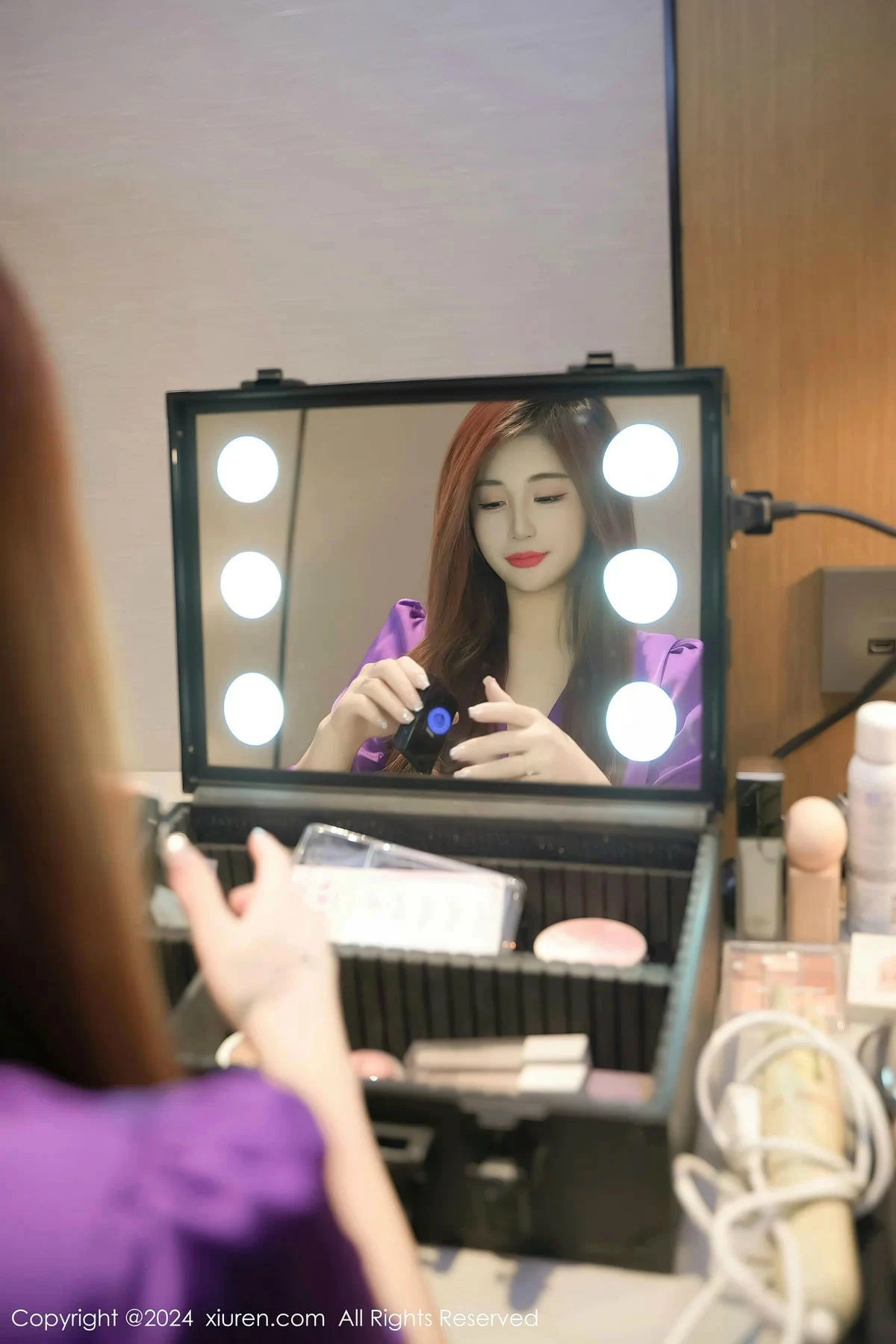 [[XiuRen秀人网]秀人网]No.8237_模特美七Mia性感紫色上衣配黑短裙露蕾丝内衣秀丰满身材诱惑写真81P