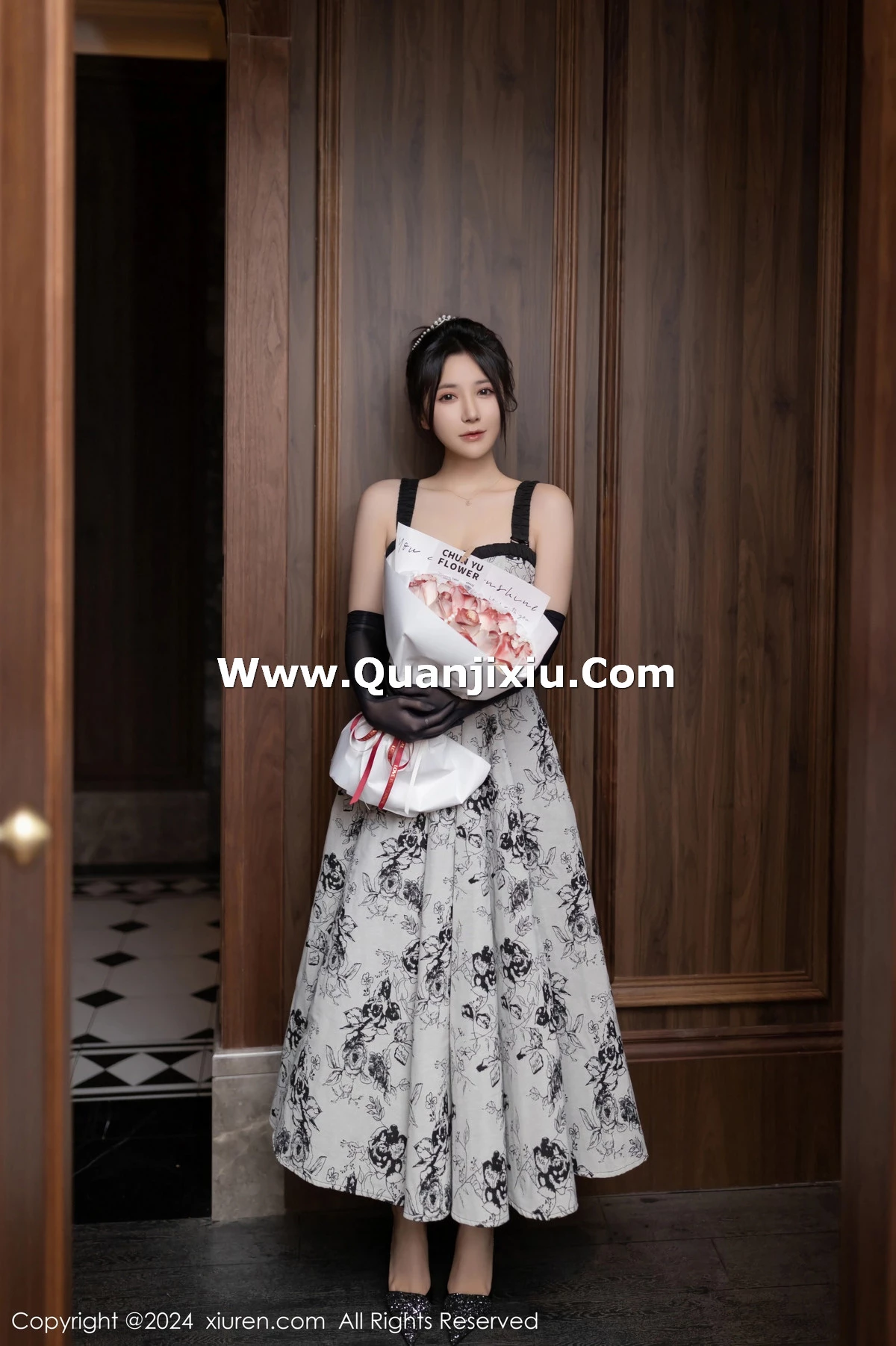 [[XiuRen秀人网]秀人网]No.8109_模特鱼子酱Fish生日主题性感灰色连衣长裙秀曼妙身姿诱惑写真80P