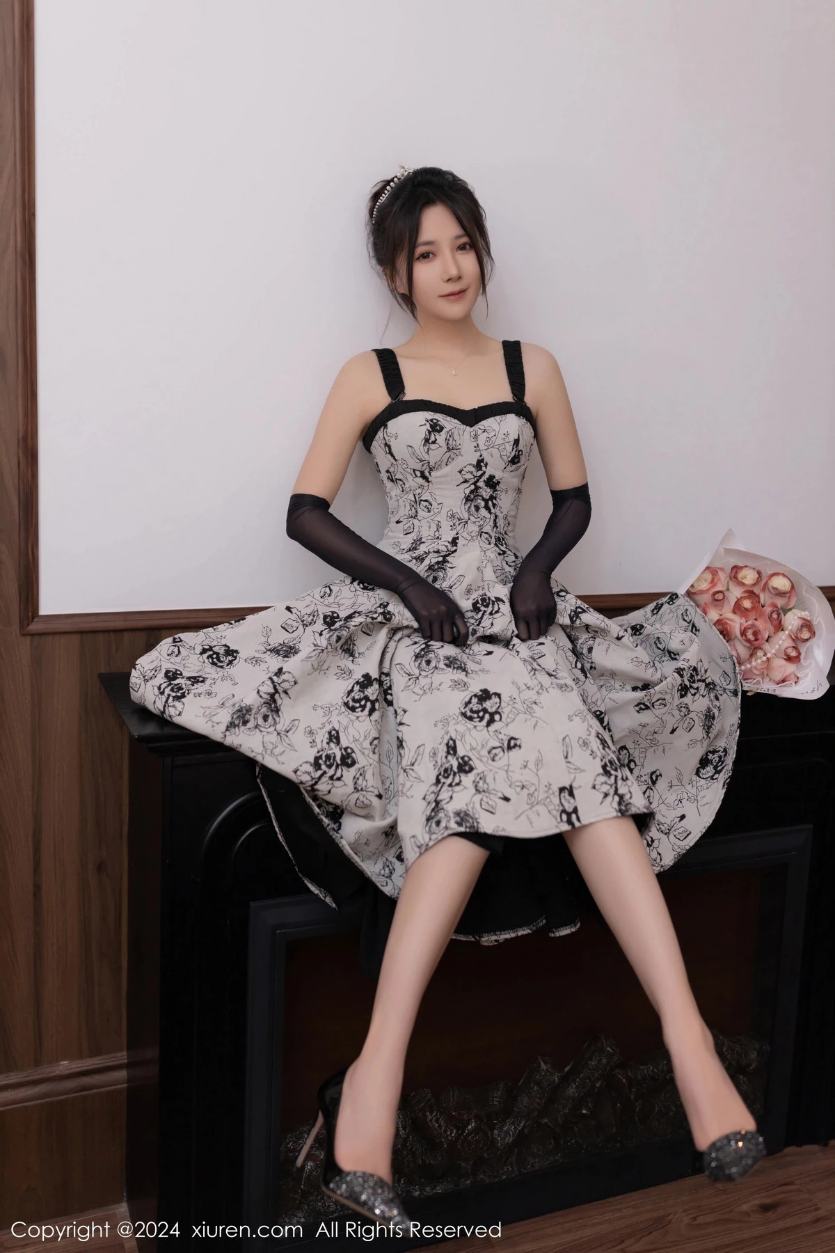 [[XiuRen秀人网]秀人网]No.8109_模特鱼子酱Fish生日主题性感灰色连衣长裙秀曼妙身姿诱惑写真80P