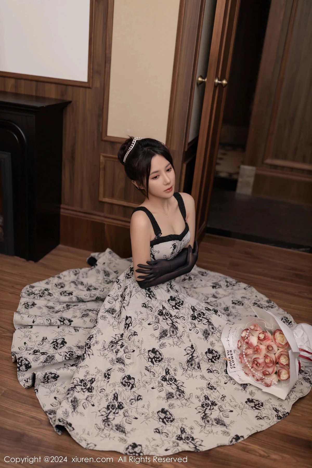 [[XiuRen秀人网]秀人网]No.8109_模特鱼子酱Fish生日主题性感灰色连衣长裙秀曼妙身姿诱惑写真80P