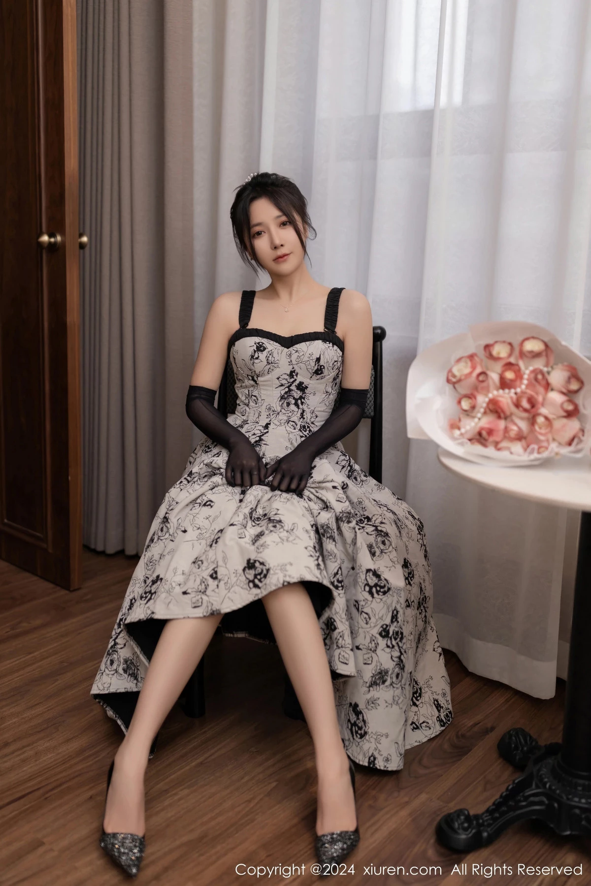 [[XiuRen秀人网]秀人网]No.8109_模特鱼子酱Fish生日主题性感灰色连衣长裙秀曼妙身姿诱惑写真80P