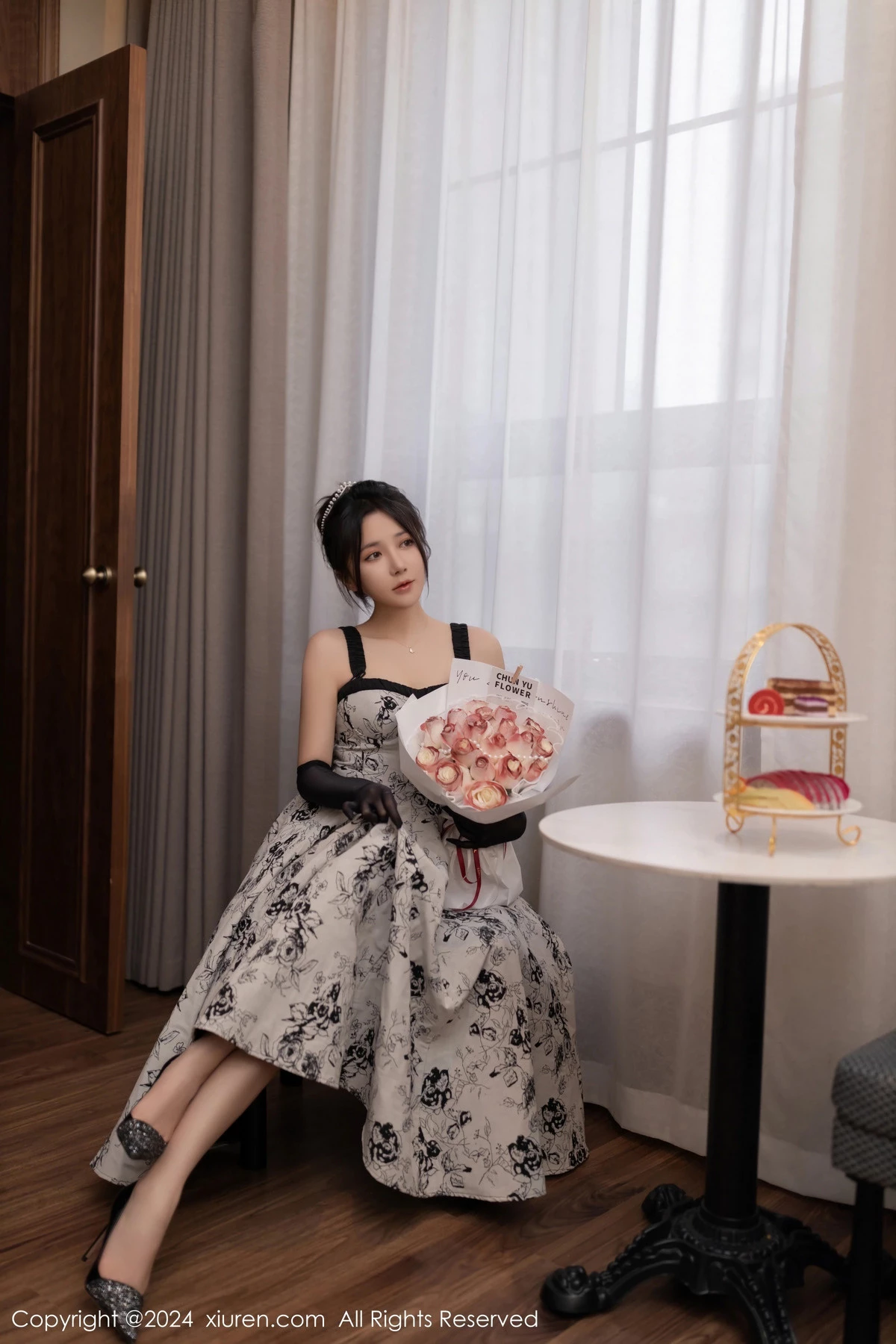 [[XiuRen秀人网]秀人网]No.8109_模特鱼子酱Fish生日主题性感灰色连衣长裙秀曼妙身姿诱惑写真80P