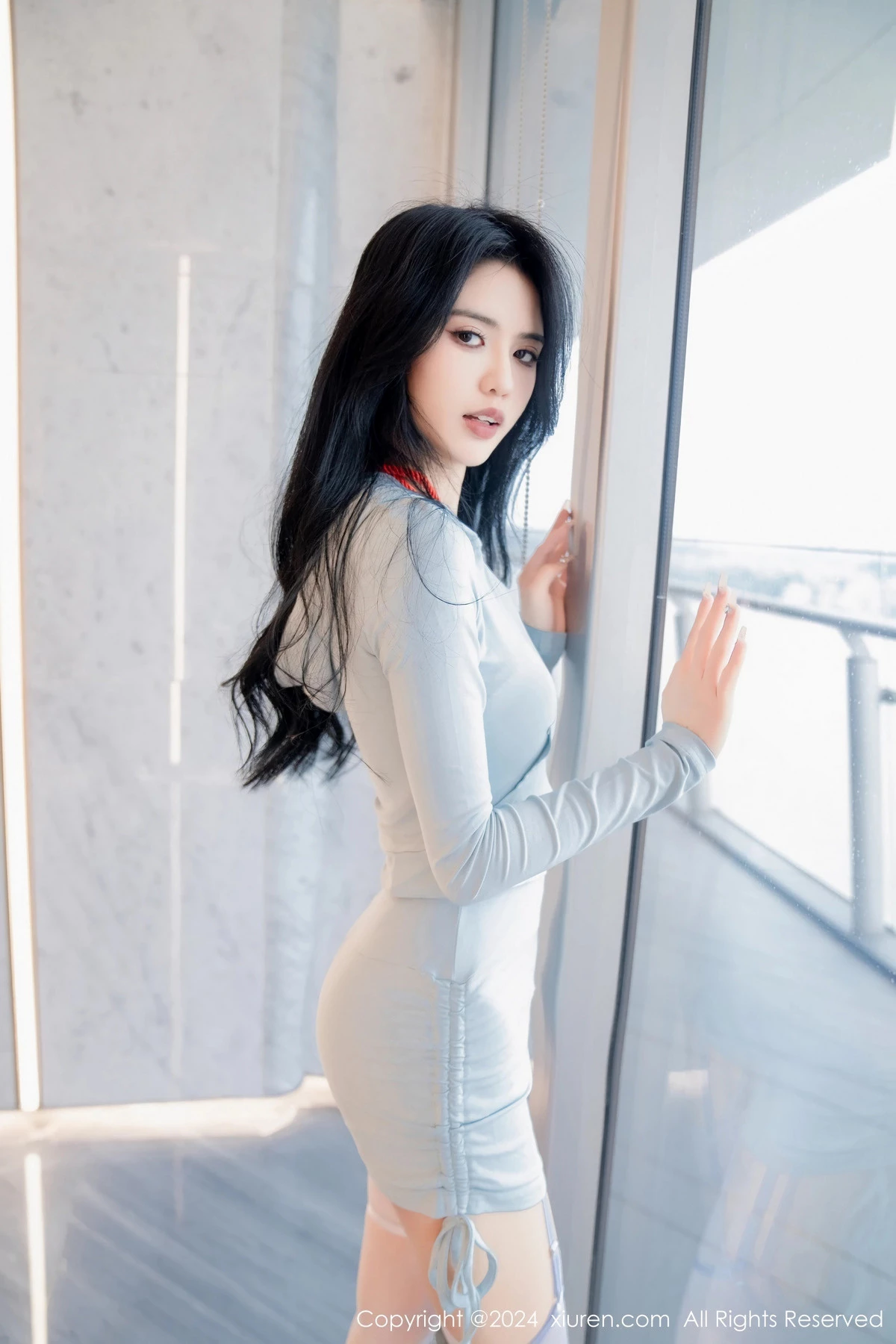 [[XiuRen秀人网]秀人网]No.8105_模特浅浅Danny性感白色轻薄上衣配白丝吊袜秀丰腴身姿诱惑写真77P