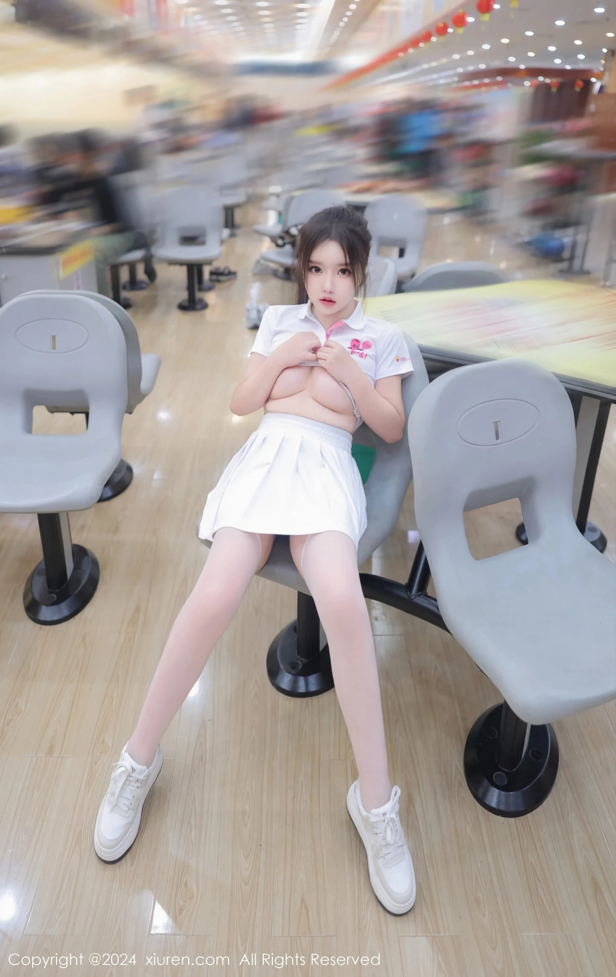 [[XiuRen秀人网]秀人网]No.8118_模特小薯条nienie球馆场景性感运动短裙套装秀丰腴身材诱惑写真80P