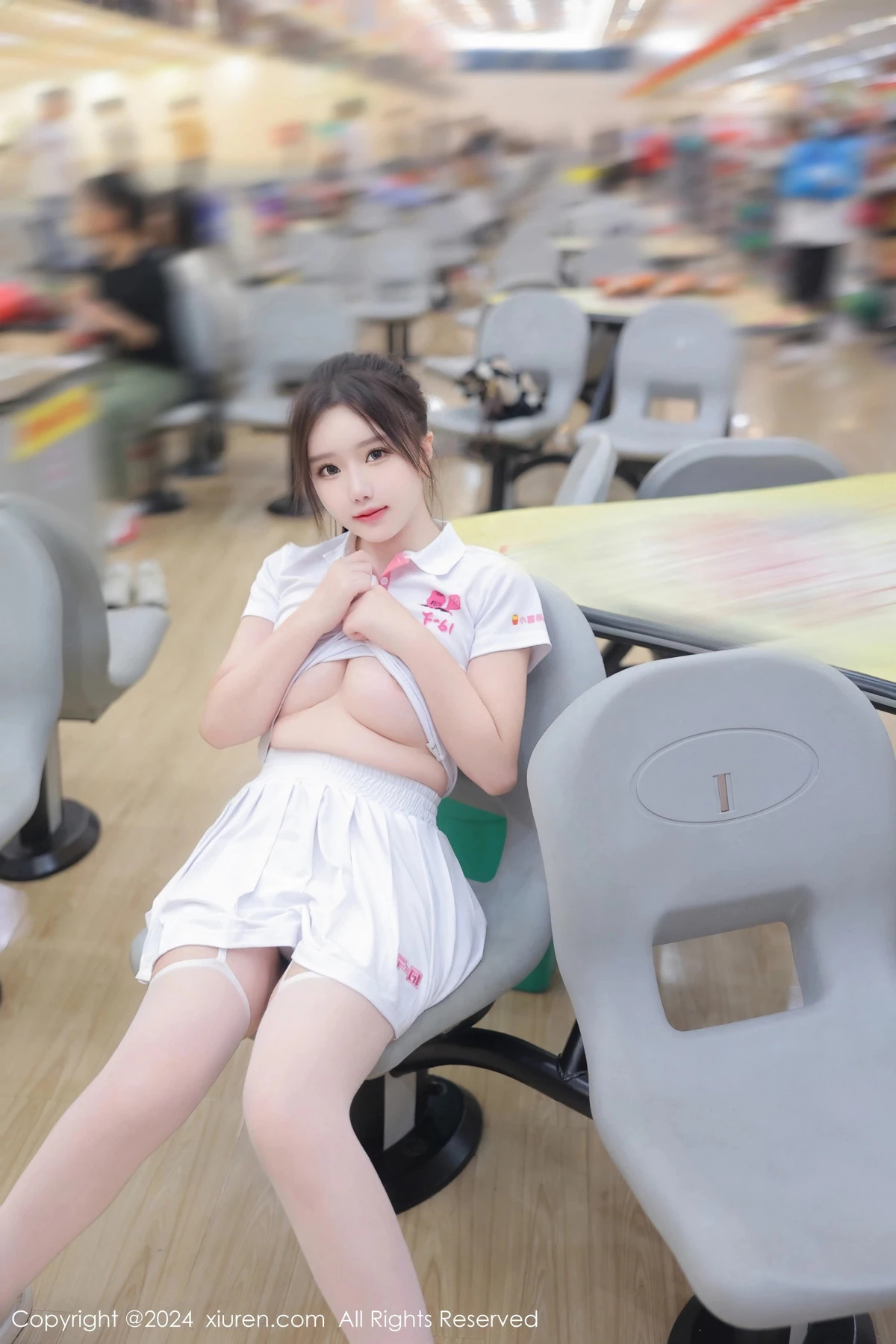 [[XiuRen秀人网]秀人网]No.8118_模特小薯条nienie球馆场景性感运动短裙套装秀丰腴身材诱惑写真80P