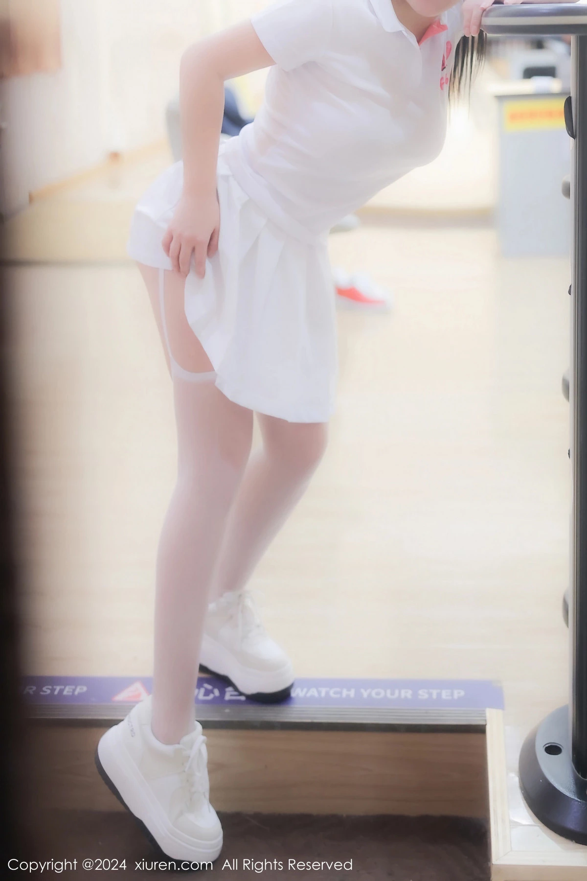 [[XiuRen秀人网]秀人网]No.8118_模特小薯条nienie球馆场景性感运动短裙套装秀丰腴身材诱惑写真80P