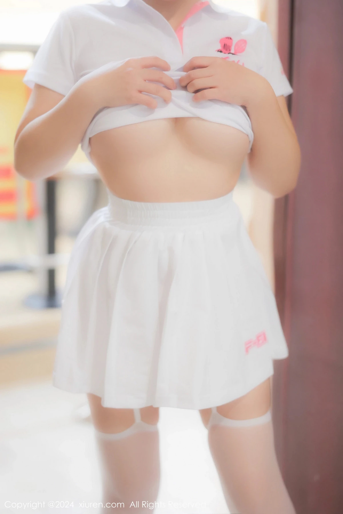 [[XiuRen秀人网]秀人网]No.8118_模特小薯条nienie球馆场景性感运动短裙套装秀丰腴身材诱惑写真80P