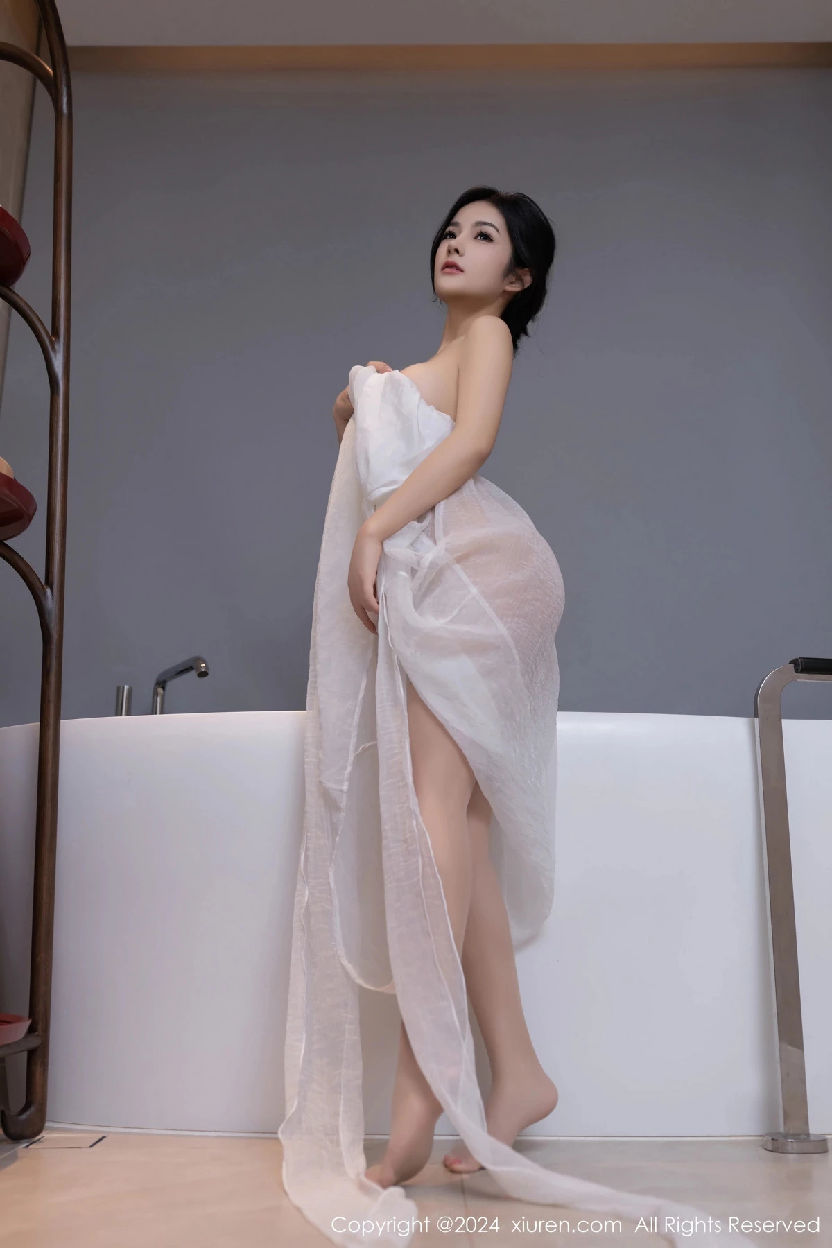 [[XiuRen秀人网]秀人网]No.8117_模特谭小灵性感白色连衣长裙配超薄无内肉丝秀惹火身材诱惑写真79P