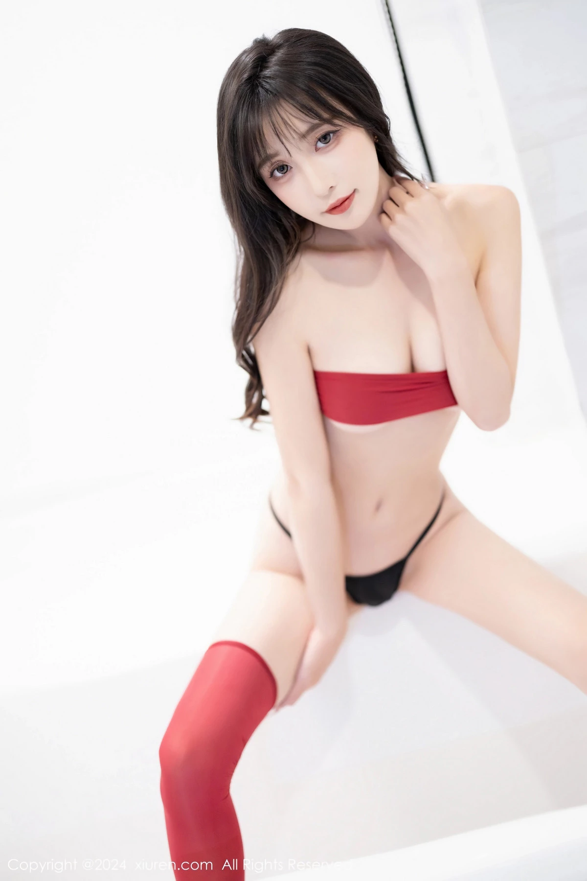 [[XiuRen秀人网]秀人网]No.8116_模特林星阑红色服饰配黑丝袜+黑色情趣服配红丝袜迷人诱惑写真87P