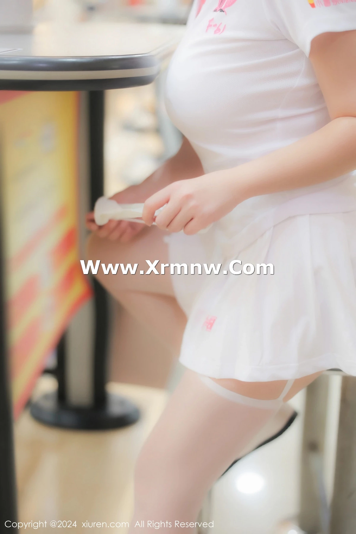 [[XiuRen秀人网]秀人网]No.8118_模特小薯条nienie球馆场景性感运动短裙套装秀丰腴身材诱惑写真80P