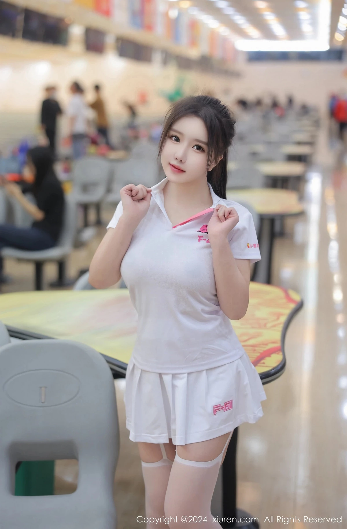 [[XiuRen秀人网]秀人网]No.8118_模特小薯条nienie球馆场景性感运动短裙套装秀丰腴身材诱惑写真80P