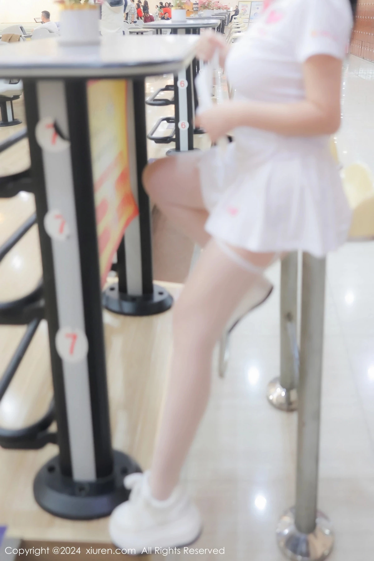 [[XiuRen秀人网]秀人网]No.8118_模特小薯条nienie球馆场景性感运动短裙套装秀丰腴身材诱惑写真80P