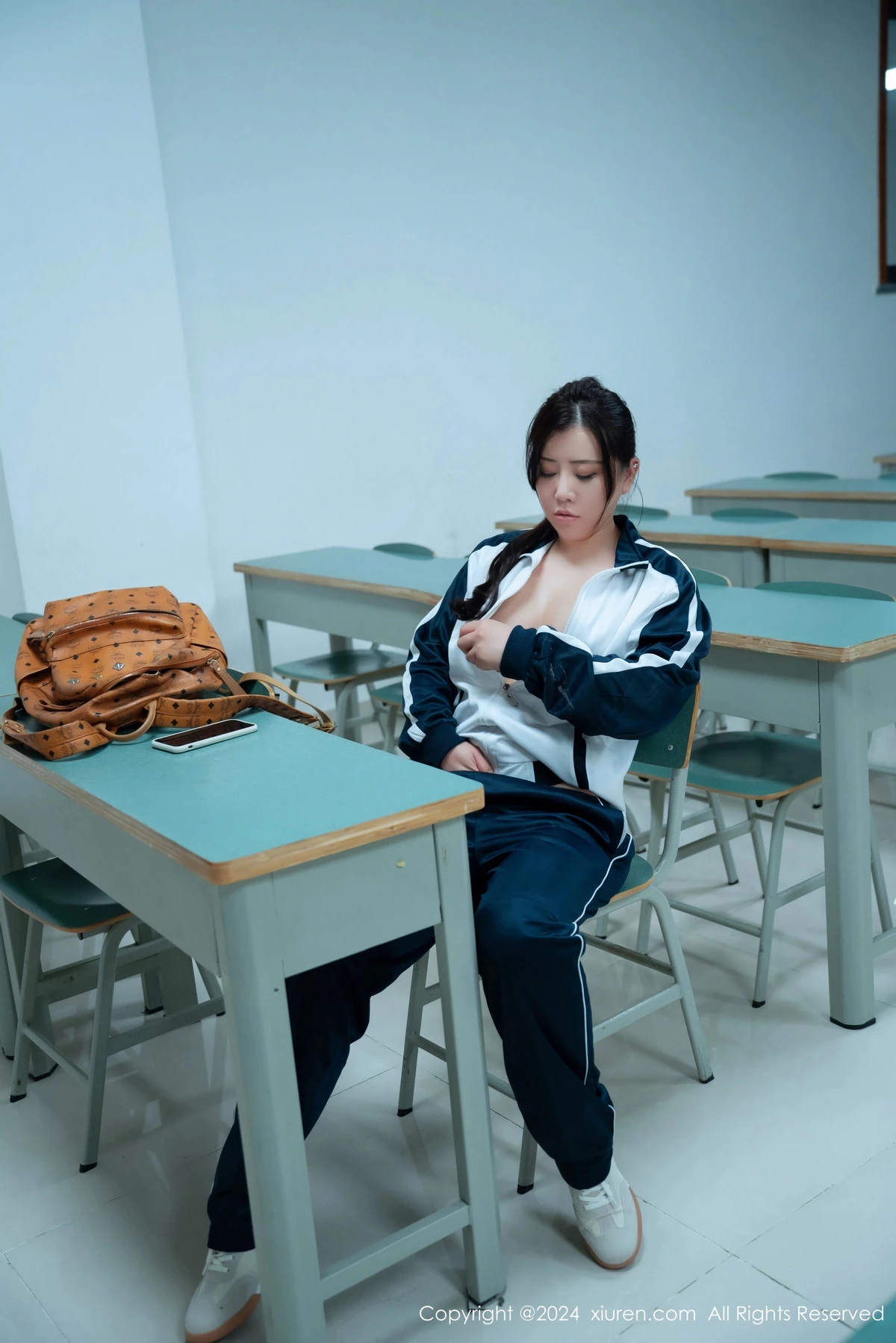 [[XiuRen秀人网]秀人网]No.8122_模特王婉悠Queen教师场景性感学生制服秀丰腴身材惹火诱惑写真80P