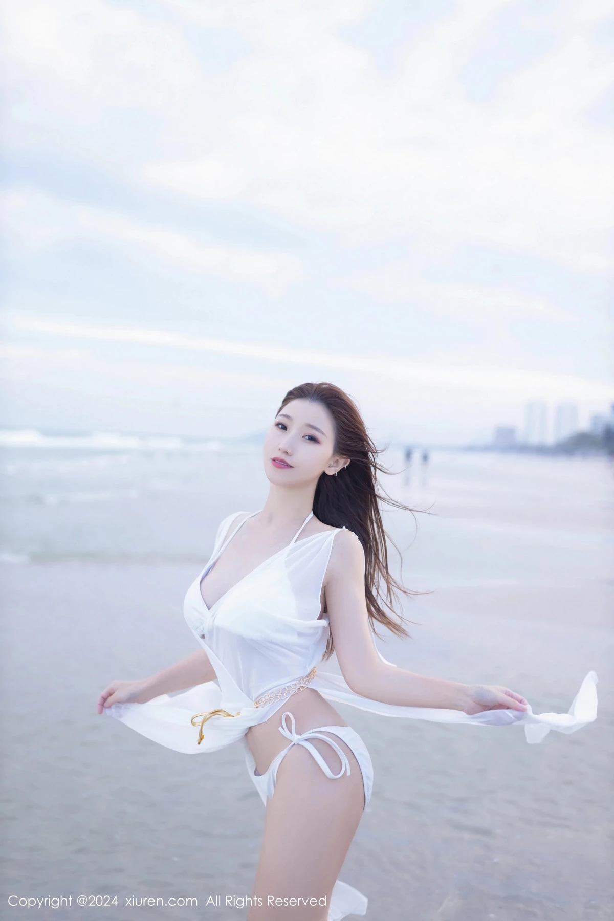 [[XiuRen秀人网]秀人网]No.8123_模特杏子Yada户外性感白色比基尼服饰秀完美身材迷人诱惑写真81P