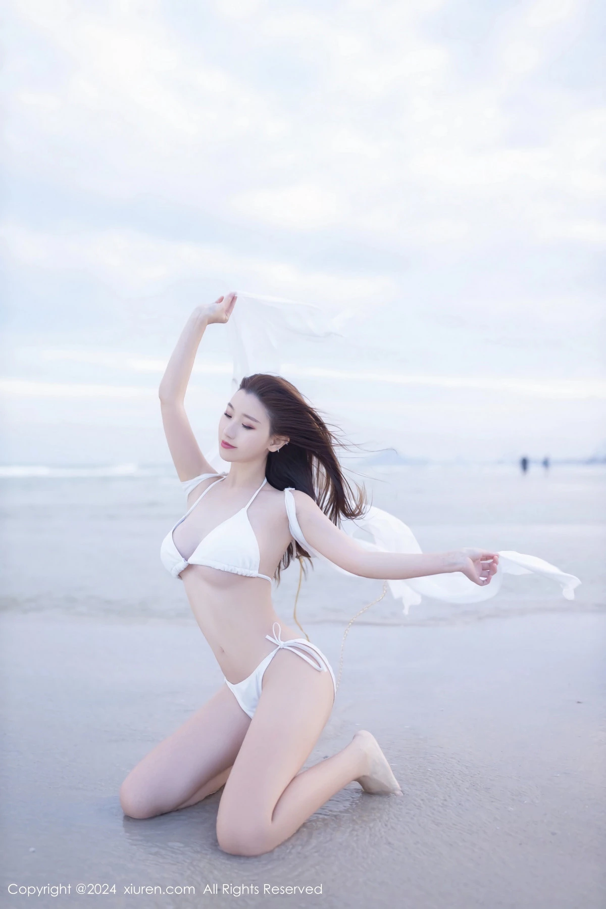 [[XiuRen秀人网]秀人网]No.8123_模特杏子Yada户外性感白色比基尼服饰秀完美身材迷人诱惑写真81P