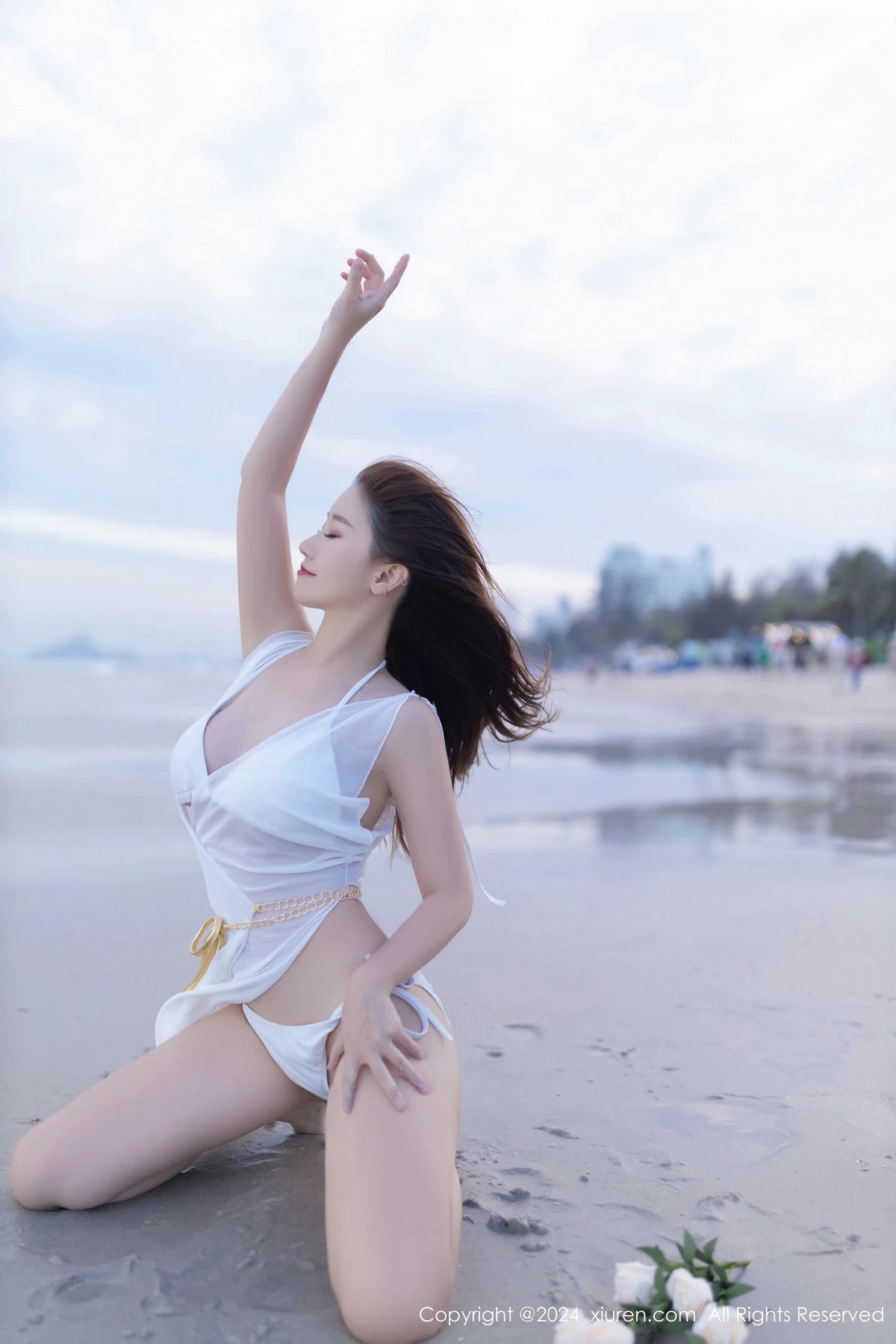 [[XiuRen秀人网]秀人网]No.8123_模特杏子Yada户外性感白色比基尼服饰秀完美身材迷人诱惑写真81P