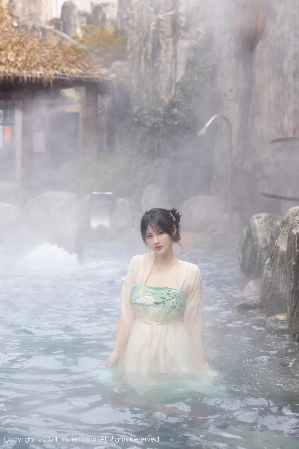 [[XiuRen秀人网]秀人网]No.8128_模特诗诗kiki浴室场景性感古装情趣服饰秀丰腴有致身材诱惑写真82P