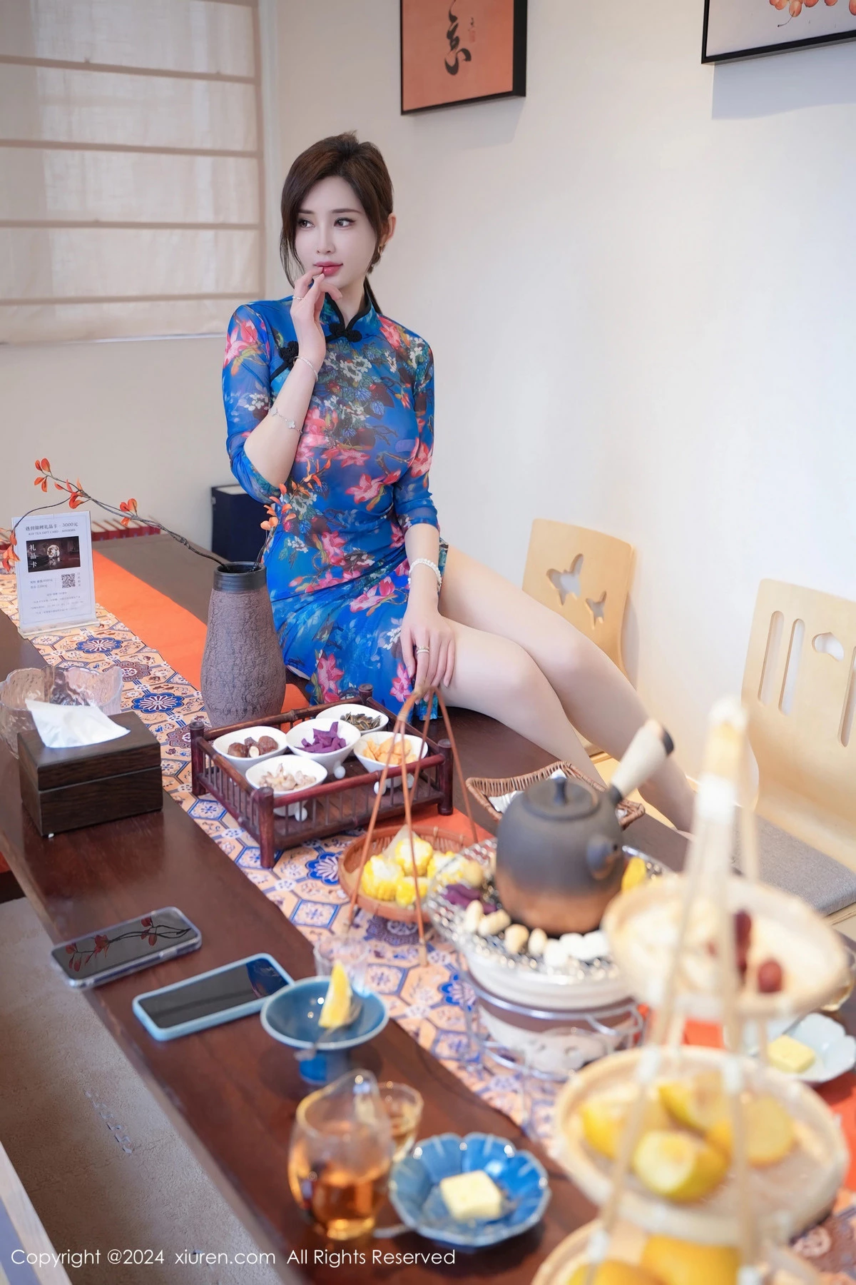 [[XiuRen秀人网]秀人网]No.8127_女神Carol周妍希X性感蓝色旗袍配超薄肉丝秀丰满身材诱惑写真72P
