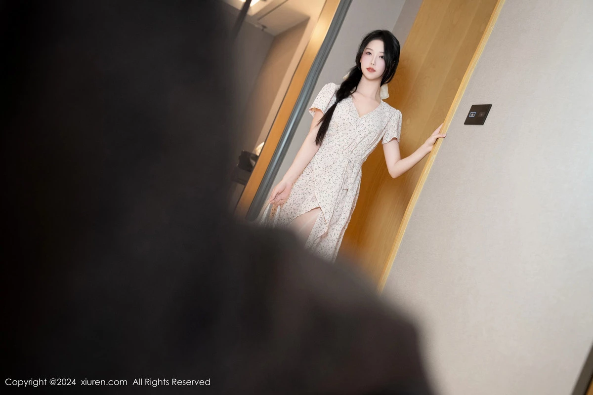 [[XiuRen秀人网]秀人网]No.8130_模特利世家政服务主题性感浅色连衣短裙露浅色内衣迷人诱惑写真90P