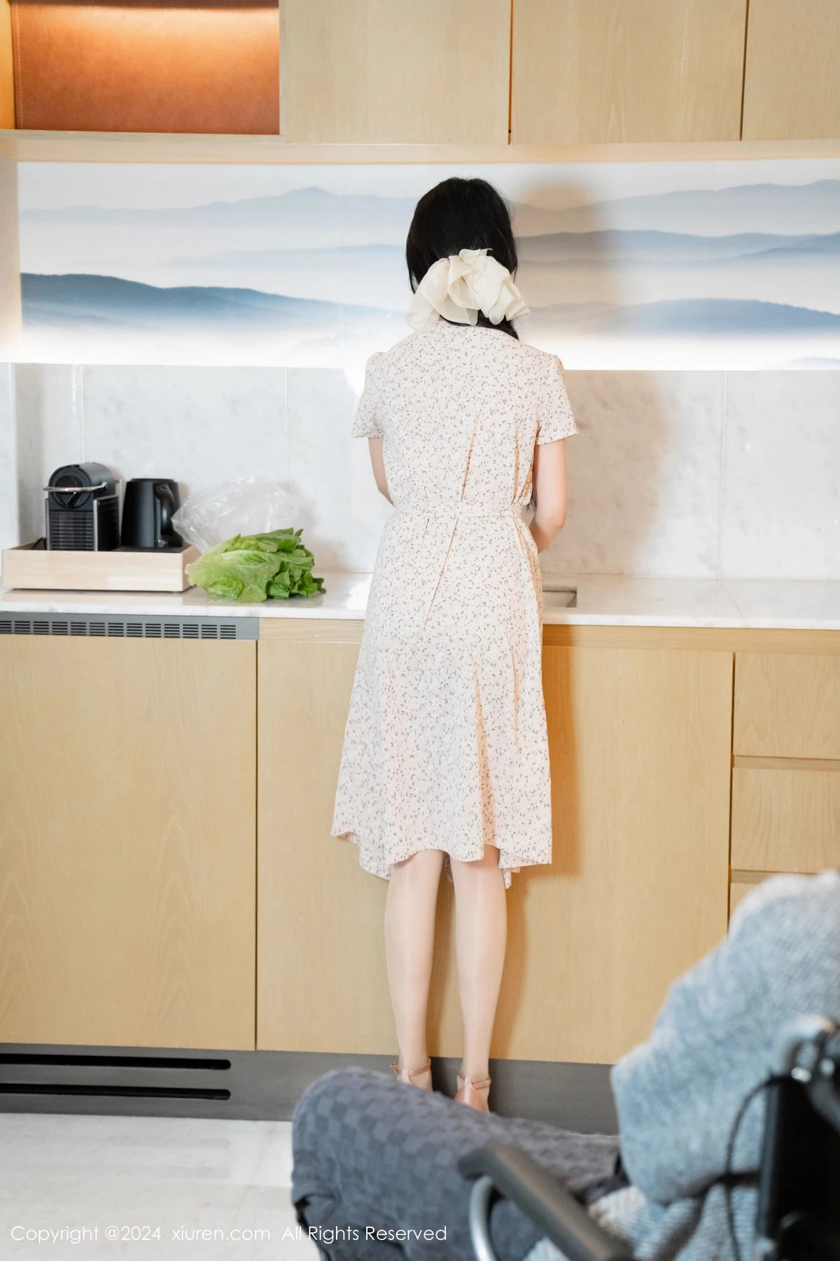 [[XiuRen秀人网]秀人网]No.8130_模特利世家政服务主题性感浅色连衣短裙露浅色内衣迷人诱惑写真90P