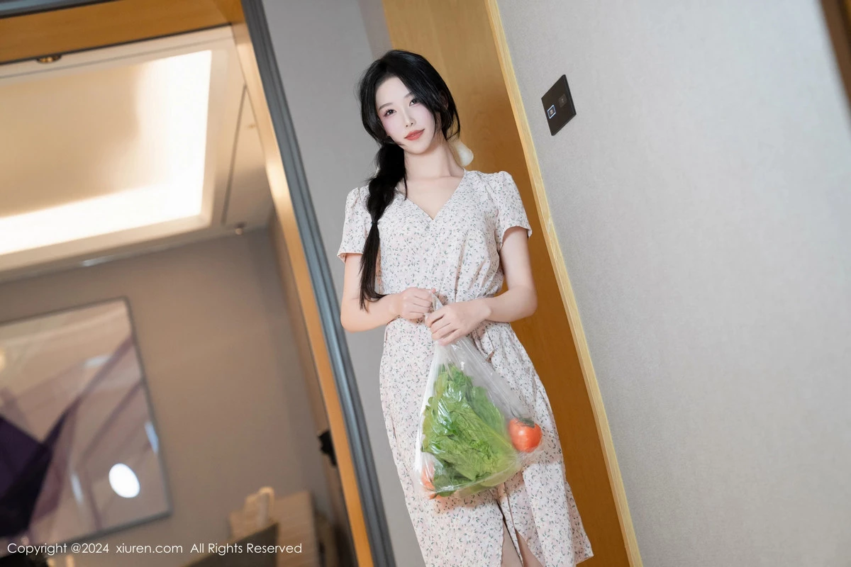 [[XiuRen秀人网]秀人网]No.8130_模特利世家政服务主题性感浅色连衣短裙露浅色内衣迷人诱惑写真90P