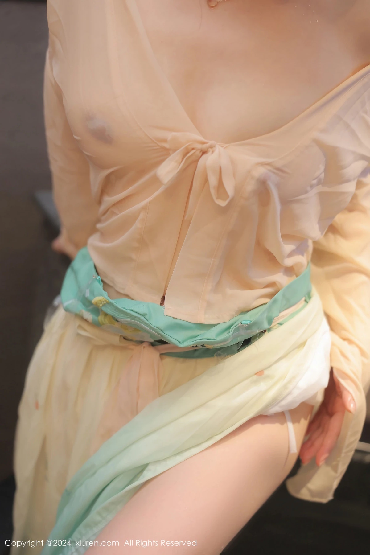 [[XiuRen秀人网]秀人网]No.8128_模特诗诗kiki浴室场景性感古装情趣服饰秀丰腴有致身材诱惑写真82P