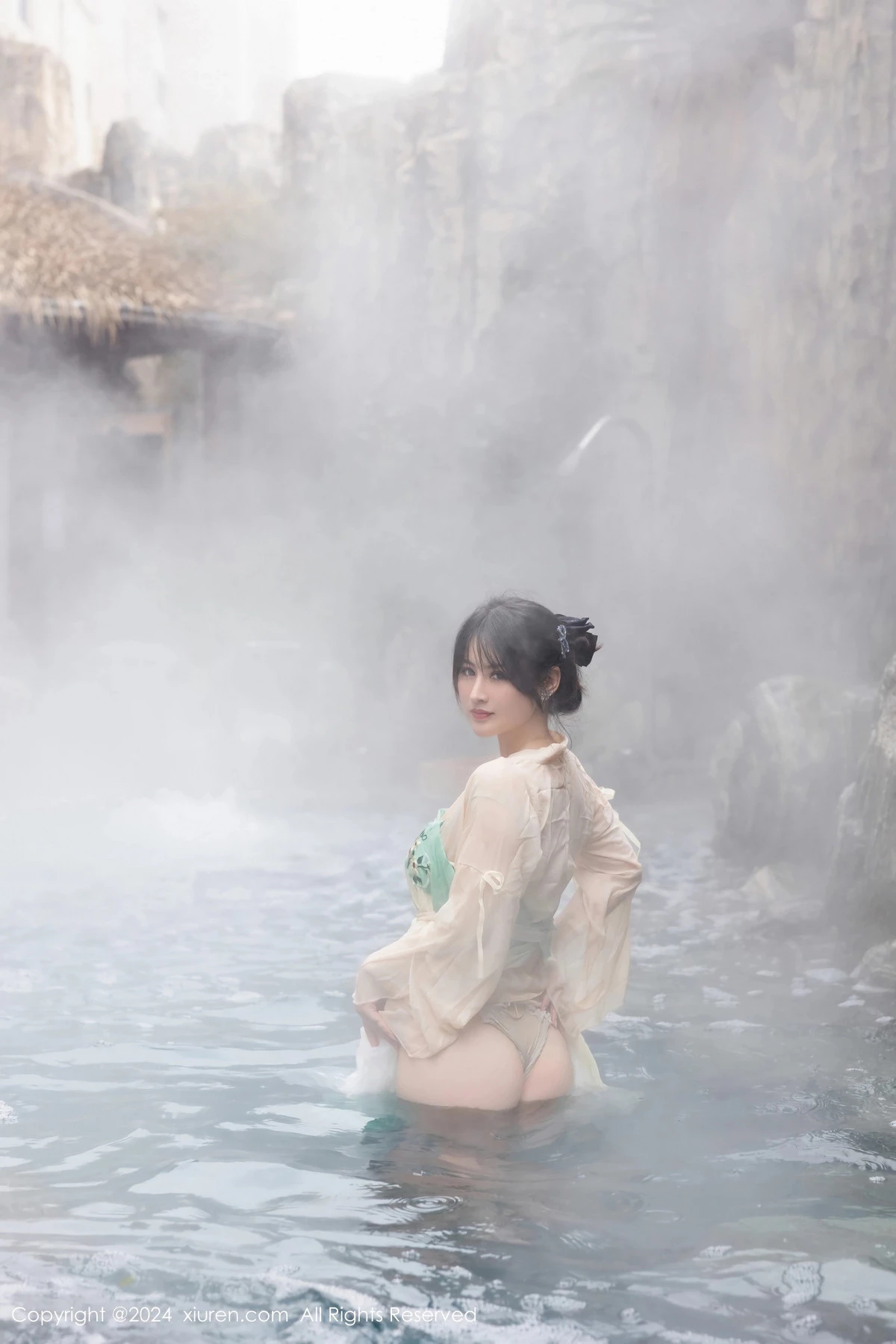 [[XiuRen秀人网]秀人网]No.8128_模特诗诗kiki浴室场景性感古装情趣服饰秀丰腴有致身材诱惑写真82P