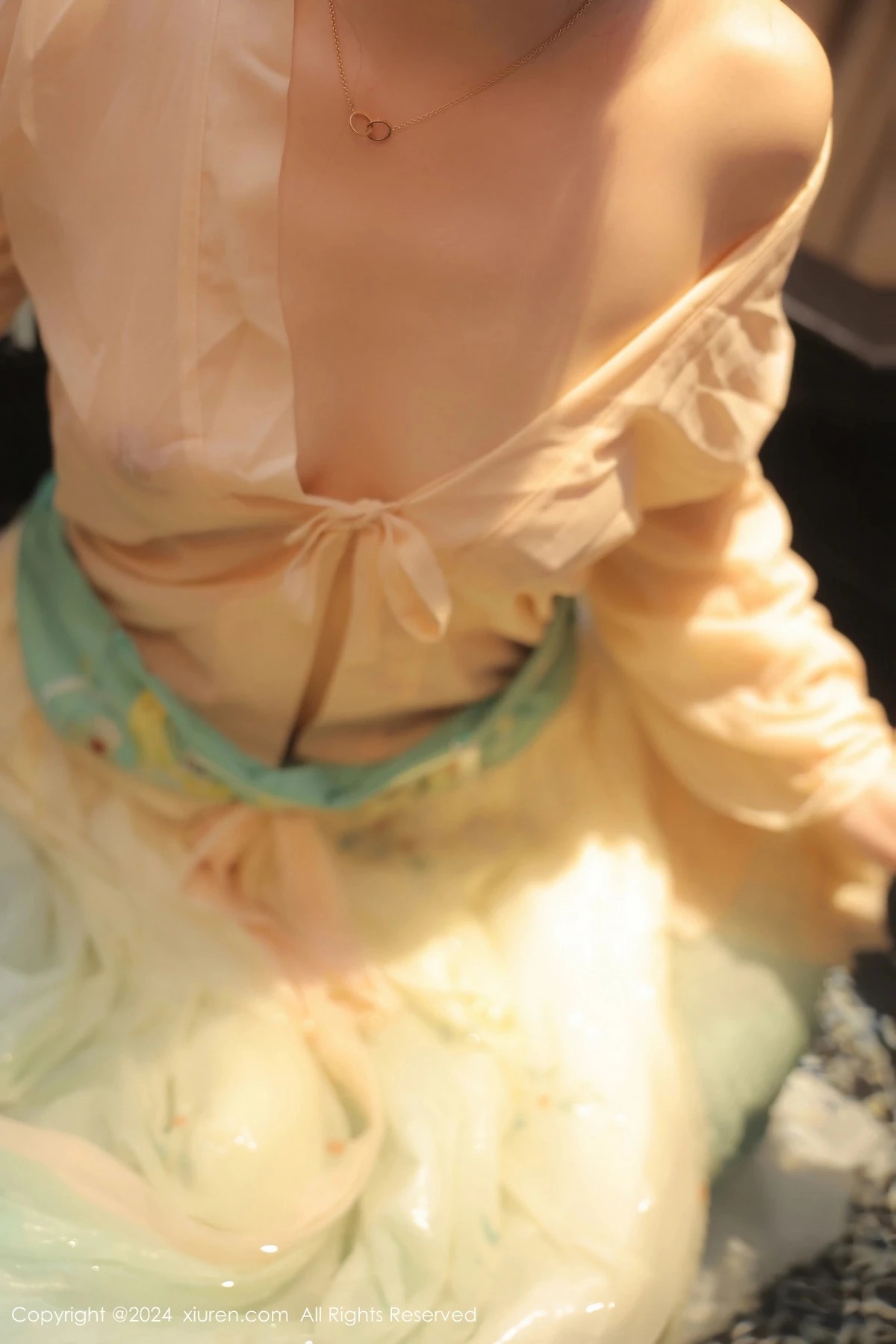 [[XiuRen秀人网]秀人网]No.8128_模特诗诗kiki浴室场景性感古装情趣服饰秀丰腴有致身材诱惑写真82P