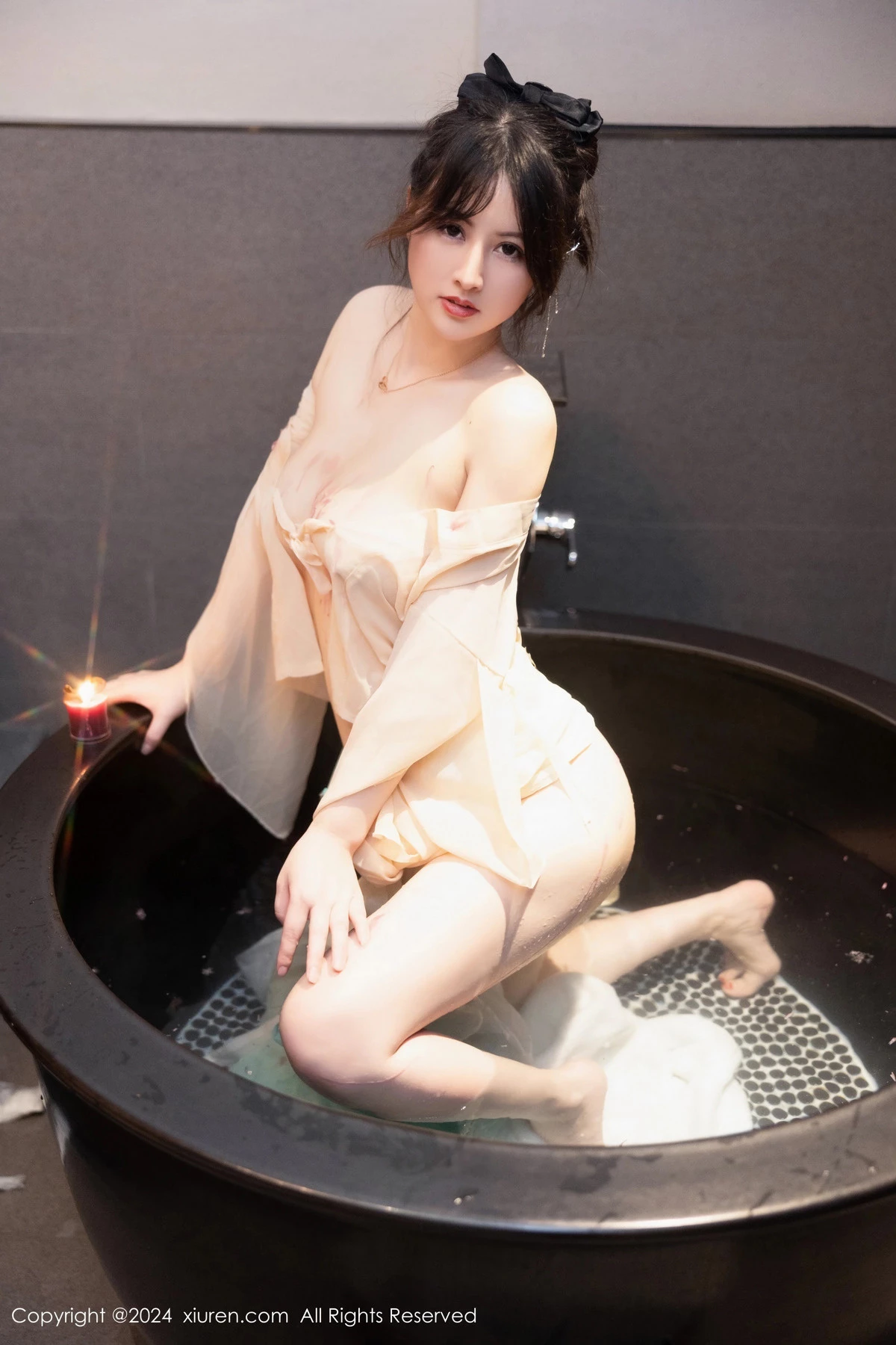[[XiuRen秀人网]秀人网]No.8128_模特诗诗kiki浴室场景性感古装情趣服饰秀丰腴有致身材诱惑写真82P