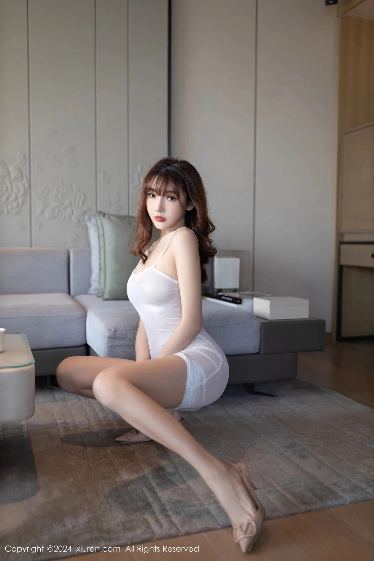 [[XiuRen秀人网]秀人网]No.8131_模特陆萱萱性感白色轻透吊带长裙真空秀惹火身材极致诱惑写真80P