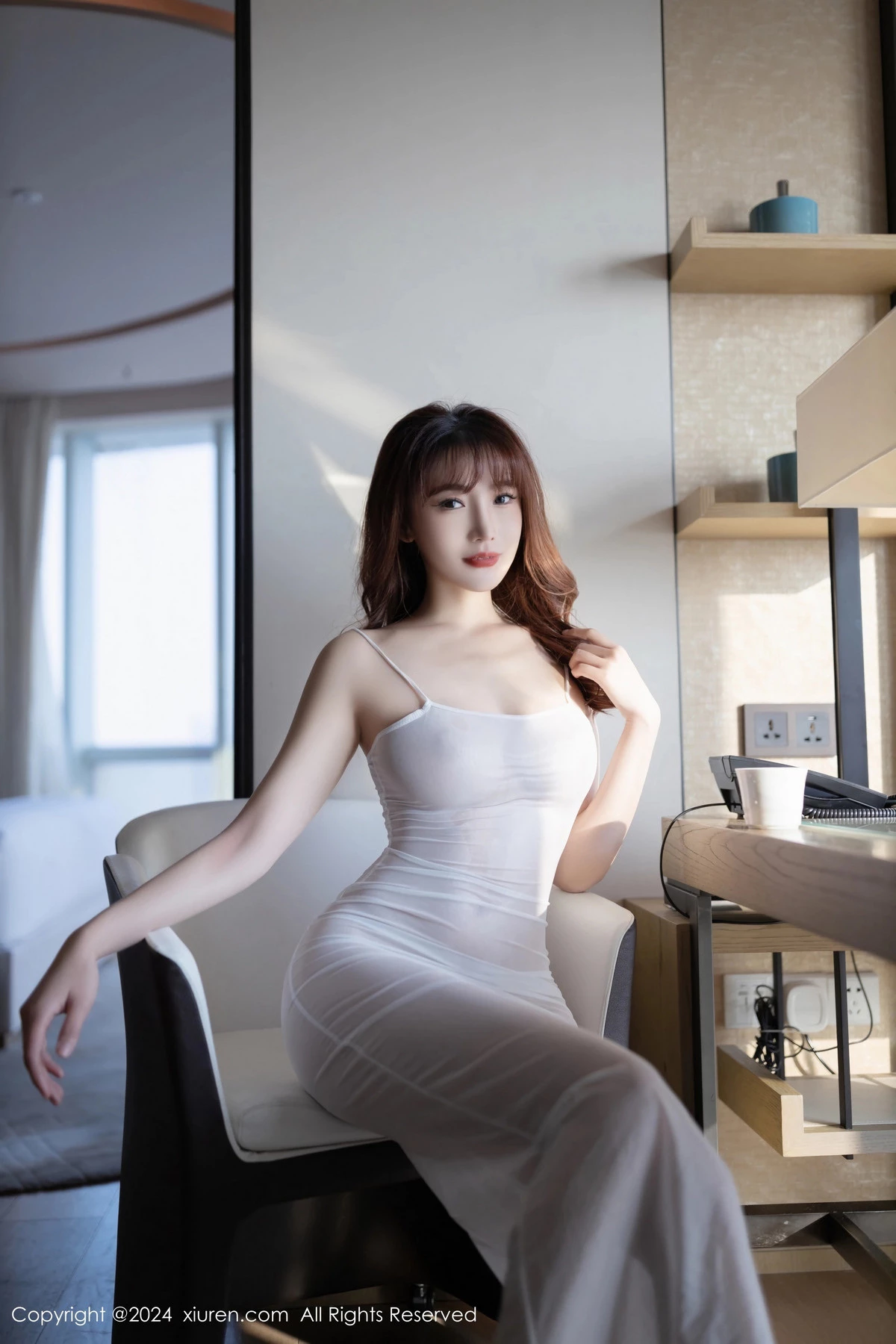 [[XiuRen秀人网]秀人网]No.8131_模特陆萱萱性感白色轻透吊带长裙真空秀惹火身材极致诱惑写真80P