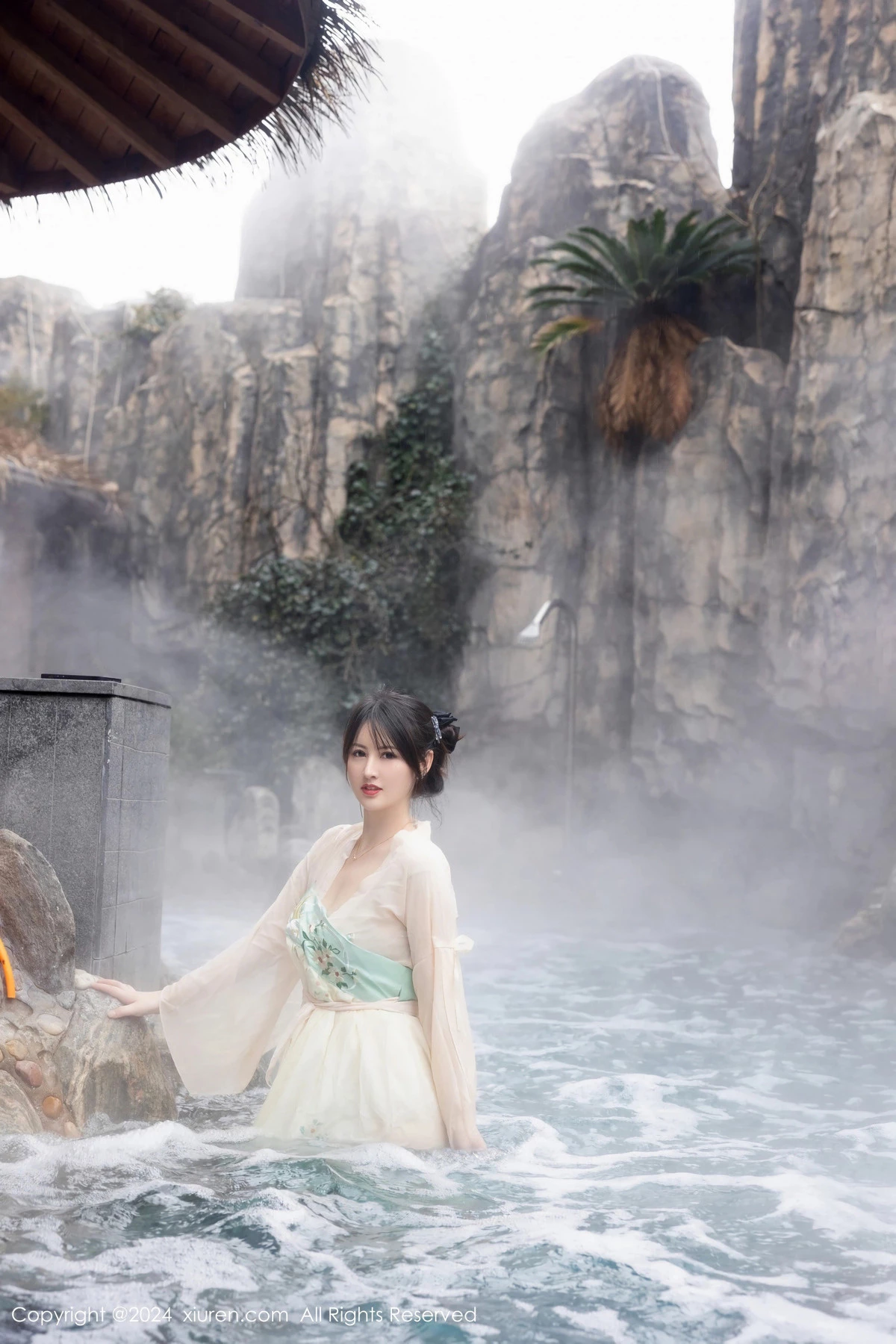 [[XiuRen秀人网]秀人网]No.8128_模特诗诗kiki浴室场景性感古装情趣服饰秀丰腴有致身材诱惑写真82P