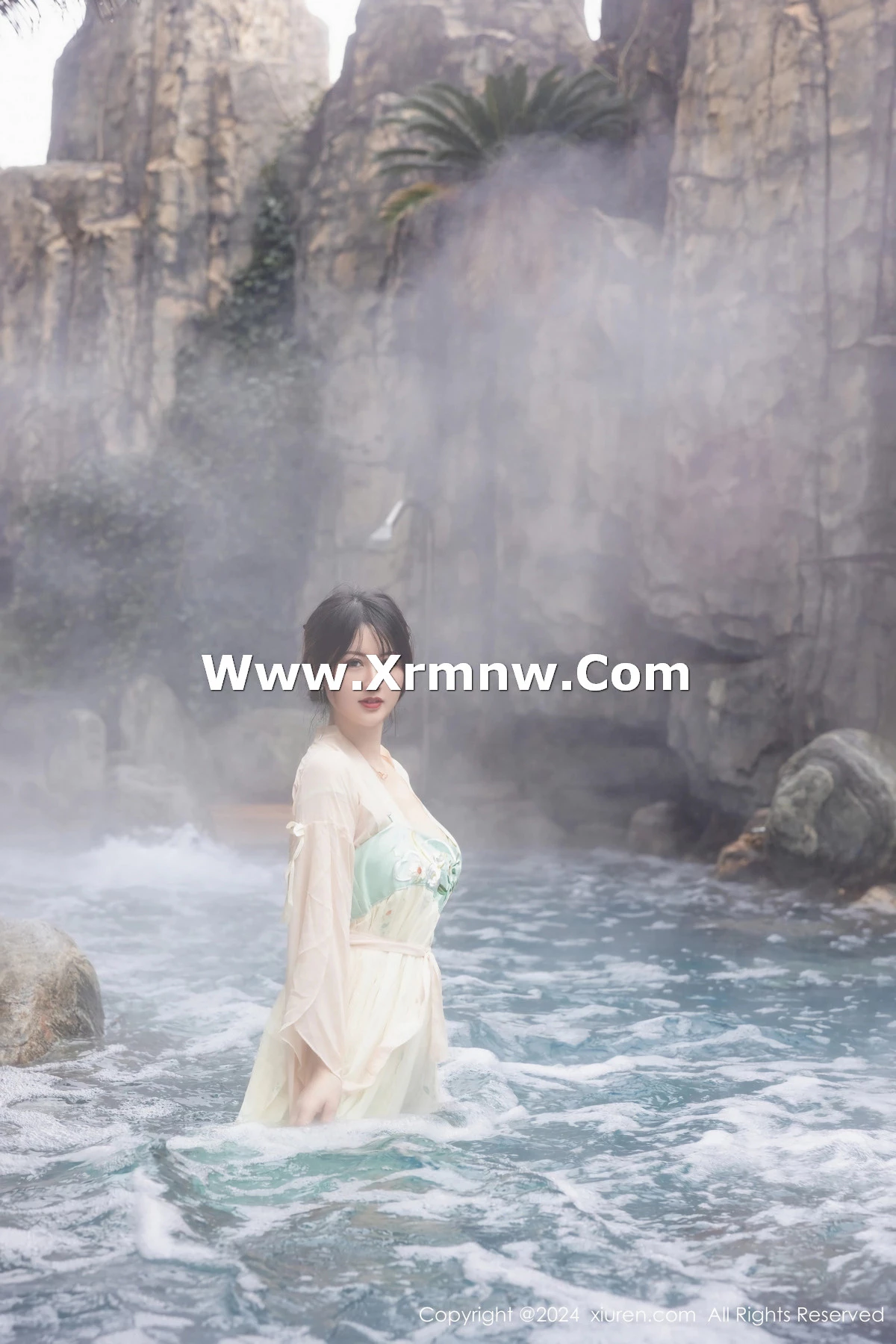 [[XiuRen秀人网]秀人网]No.8128_模特诗诗kiki浴室场景性感古装情趣服饰秀丰腴有致身材诱惑写真82P