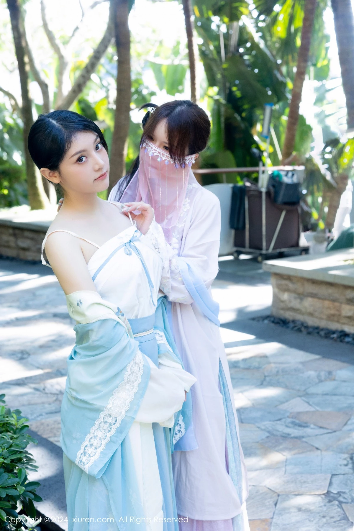 [[XiuRen秀人网]秀人网]No.8137_模特合集女神豆瓣酱性感姐妹花私房情趣古典服饰完美诱惑写真84P