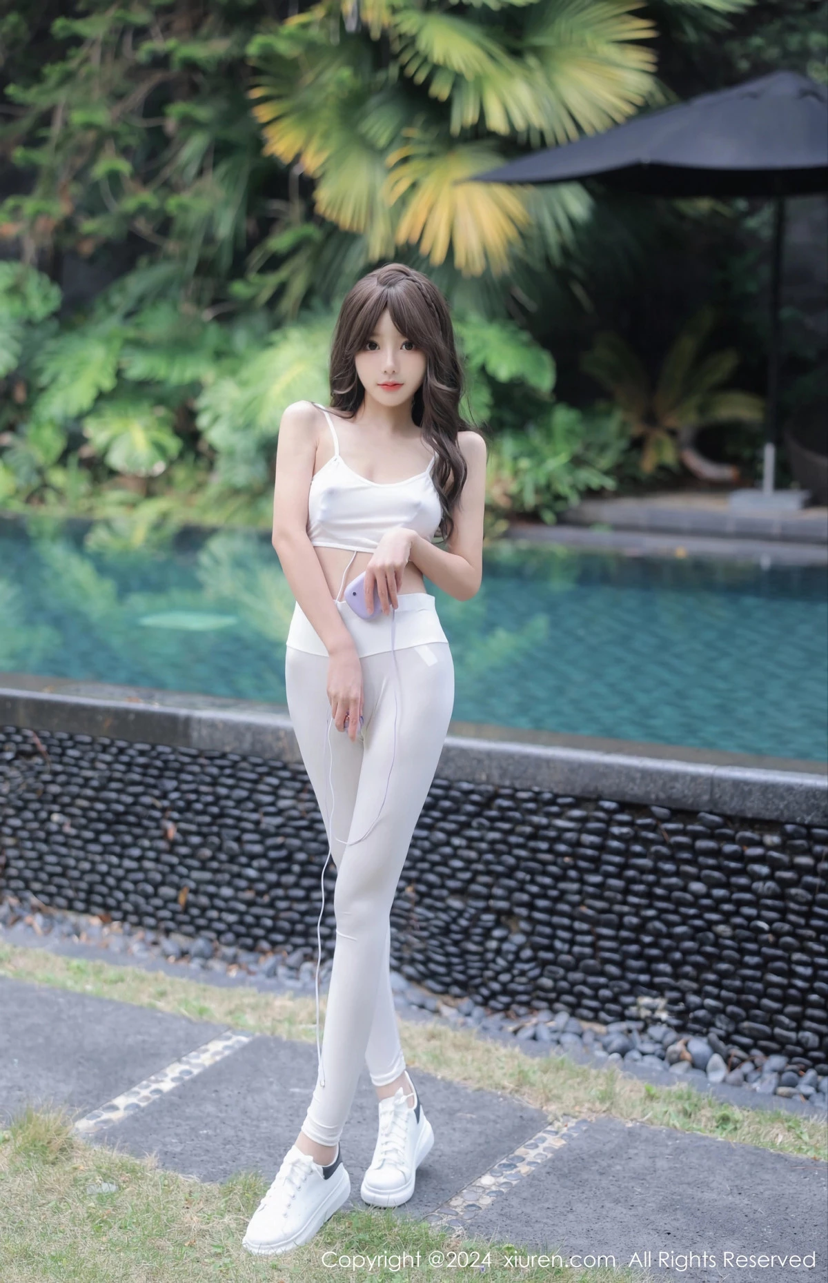 [[XiuRen秀人网]秀人网]No.8132_模特桃妖夭户外白色内衣配性感白色露臀裤秀曼妙身姿诱惑写真78P