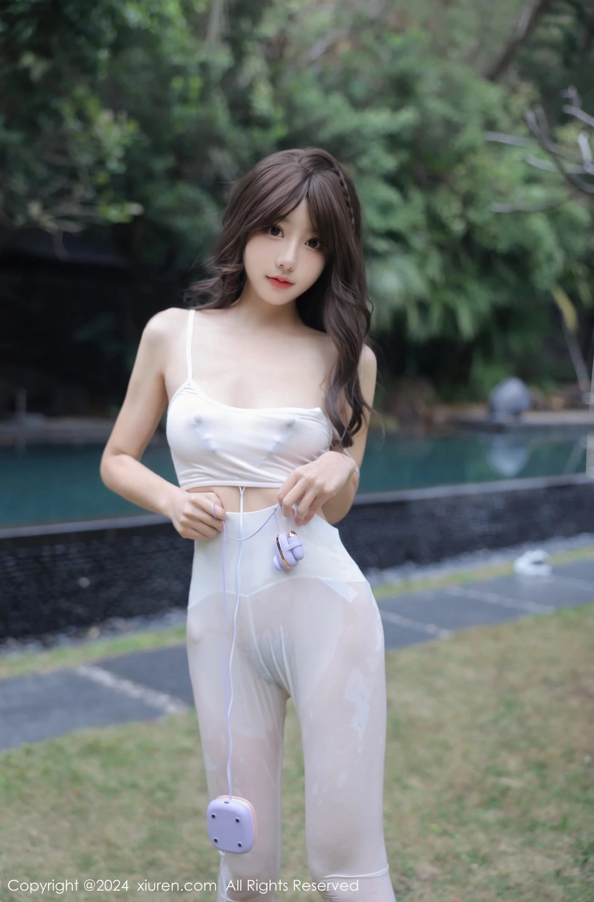 [[XiuRen秀人网]秀人网]No.8132_模特桃妖夭户外白色内衣配性感白色露臀裤秀曼妙身姿诱惑写真78P