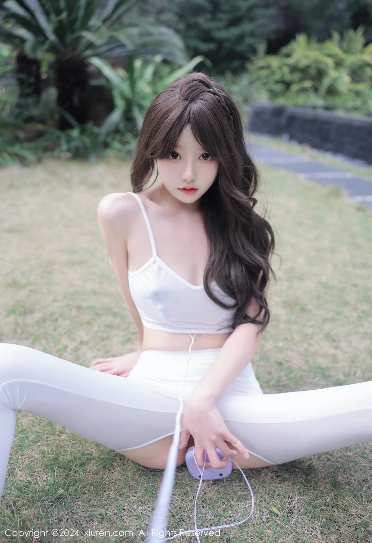 [[XiuRen秀人网]秀人网]No.8132_模特桃妖夭户外白色内衣配性感白色露臀裤秀曼妙身姿诱惑写真78P