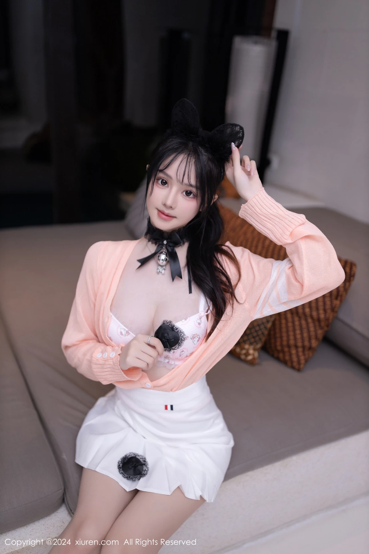 [[XiuRen秀人网]秀人网]No.8138_模特幼幼粉色上衣配白短裙露性感浅花色内衣秀曼妙身姿诱惑写真80P