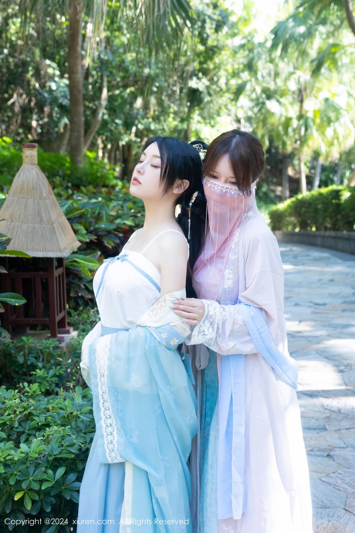 [[XiuRen秀人网]秀人网]No.8137_模特合集女神豆瓣酱性感姐妹花私房情趣古典服饰完美诱惑写真84P