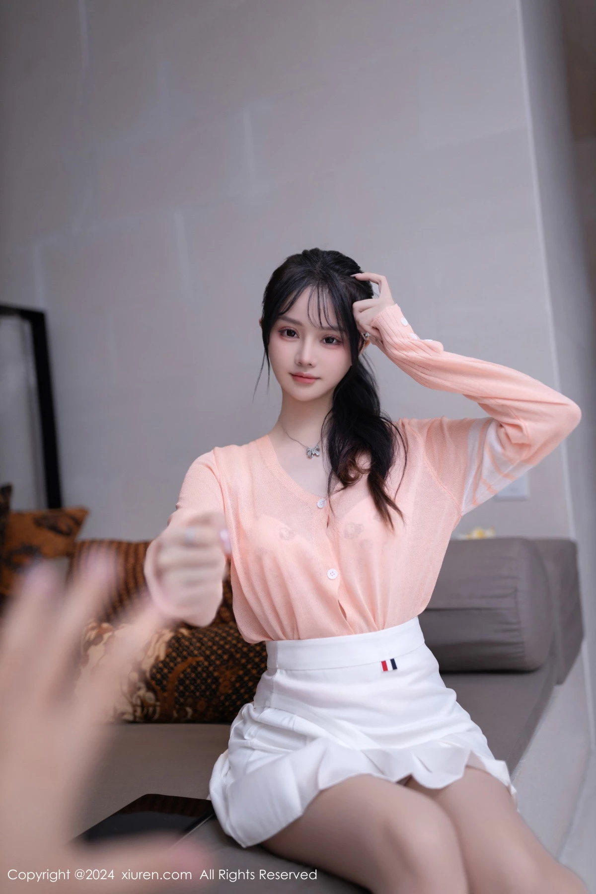 [[XiuRen秀人网]秀人网]No.8138_模特幼幼粉色上衣配白短裙露性感浅花色内衣秀曼妙身姿诱惑写真80P