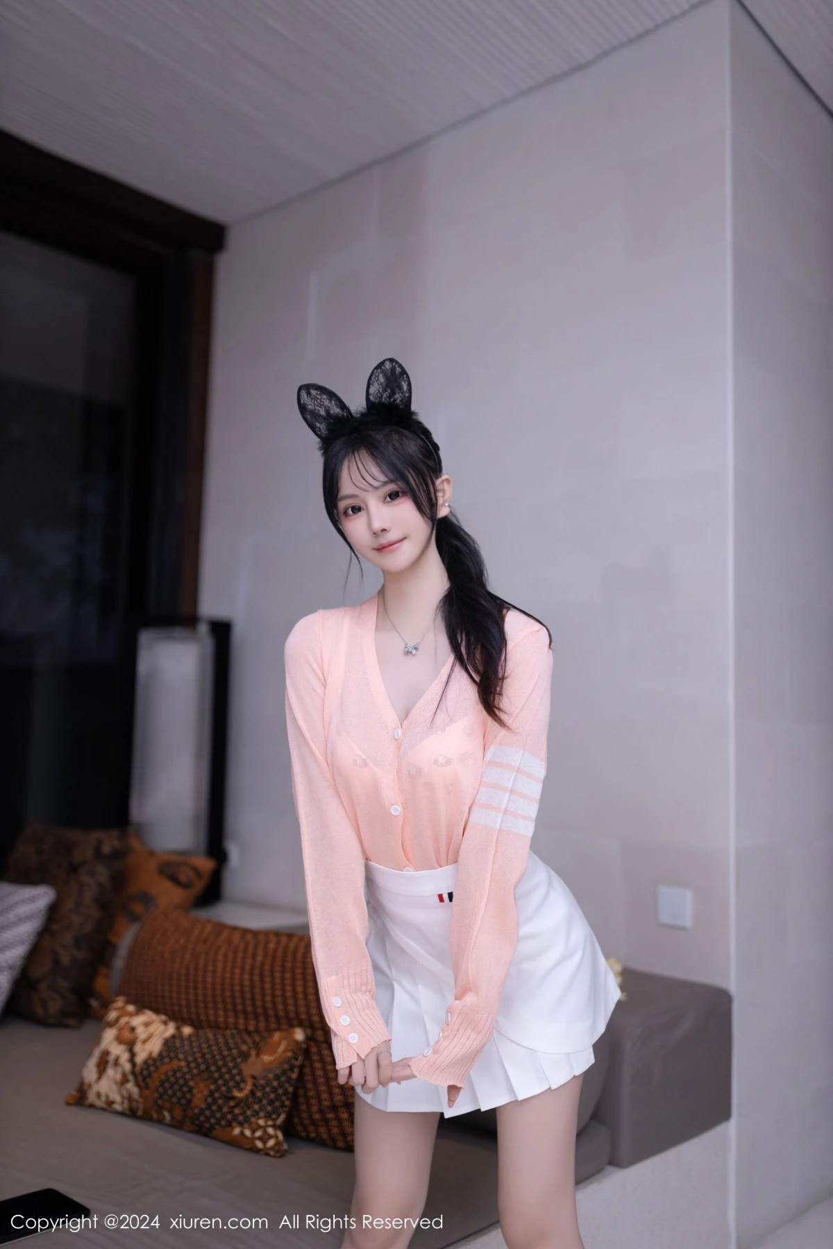 [[XiuRen秀人网]秀人网]No.8138_模特幼幼粉色上衣配白短裙露性感浅花色内衣秀曼妙身姿诱惑写真80P