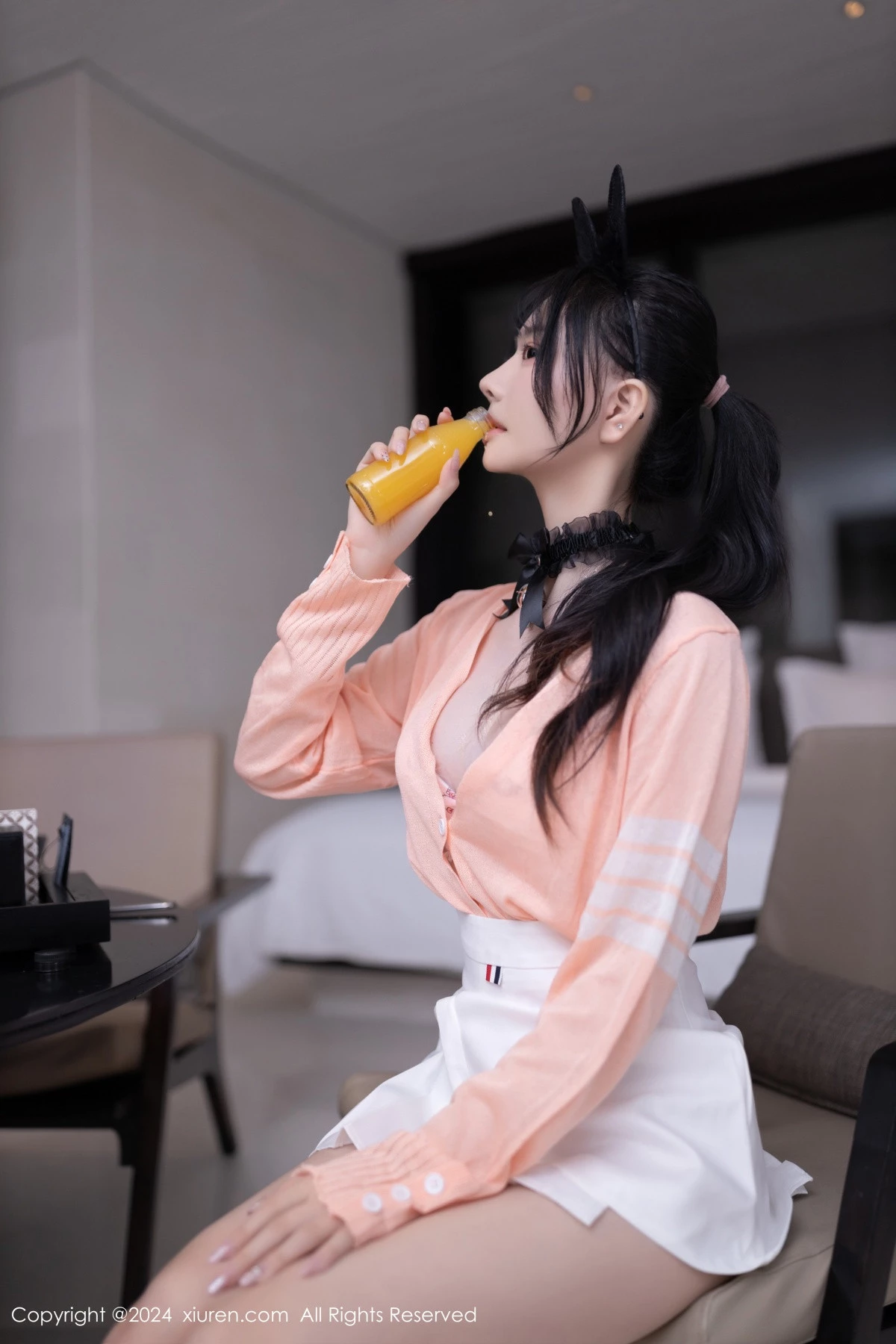 [[XiuRen秀人网]秀人网]No.8138_模特幼幼粉色上衣配白短裙露性感浅花色内衣秀曼妙身姿诱惑写真80P