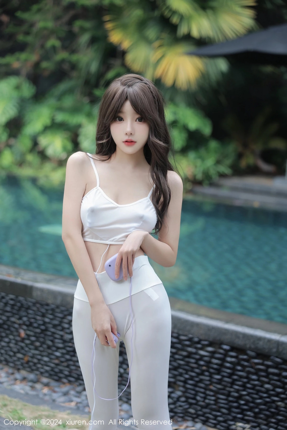 [[XiuRen秀人网]秀人网]No.8132_模特桃妖夭户外白色内衣配性感白色露臀裤秀曼妙身姿诱惑写真78P