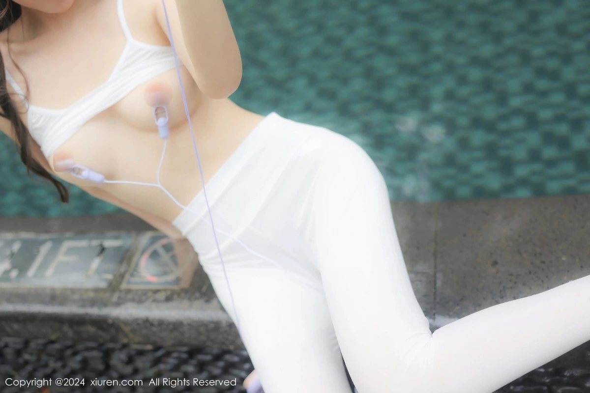 [[XiuRen秀人网]秀人网]No.8132_模特桃妖夭户外白色内衣配性感白色露臀裤秀曼妙身姿诱惑写真78P
