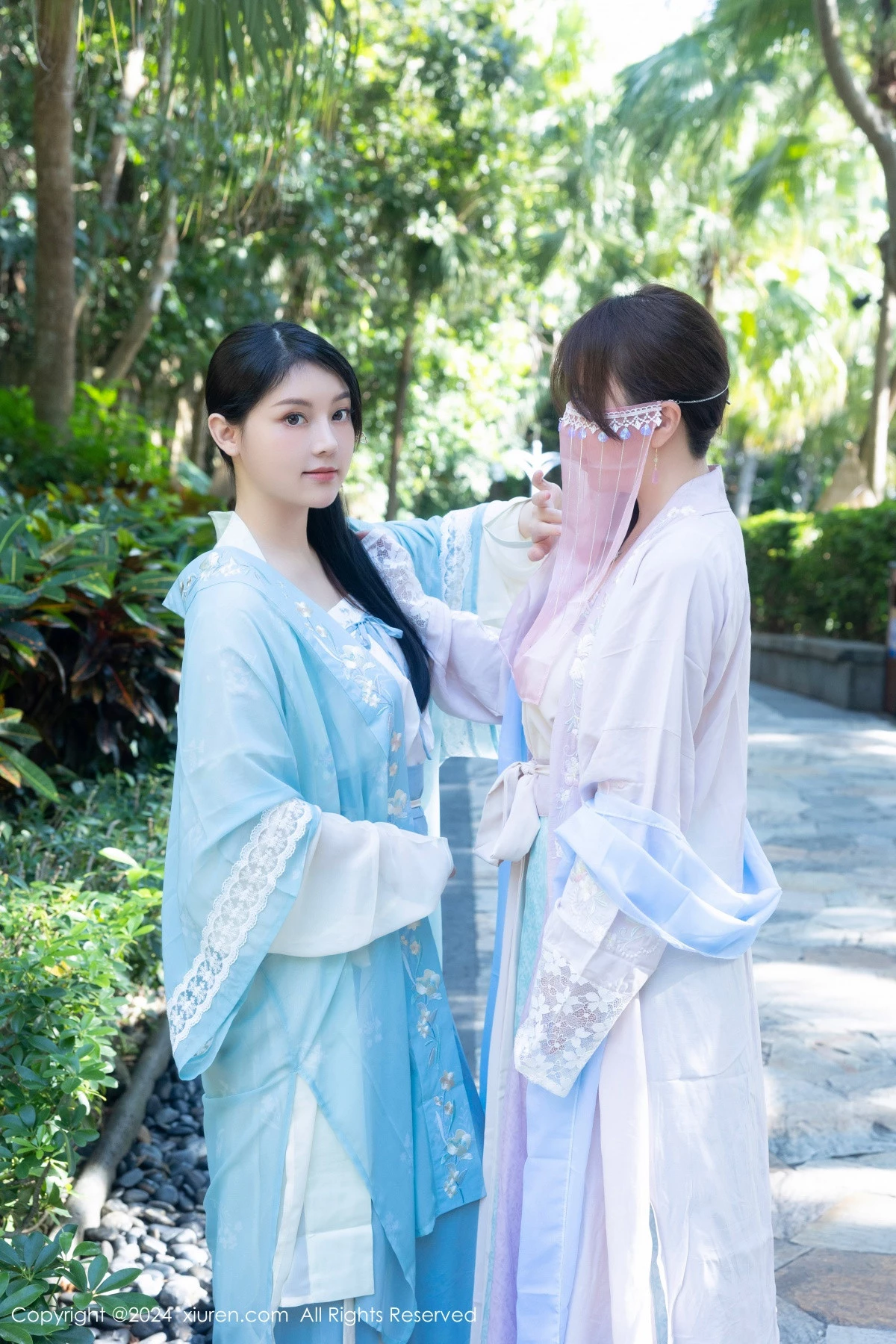 [[XiuRen秀人网]秀人网]No.8137_模特合集女神豆瓣酱性感姐妹花私房情趣古典服饰完美诱惑写真84P