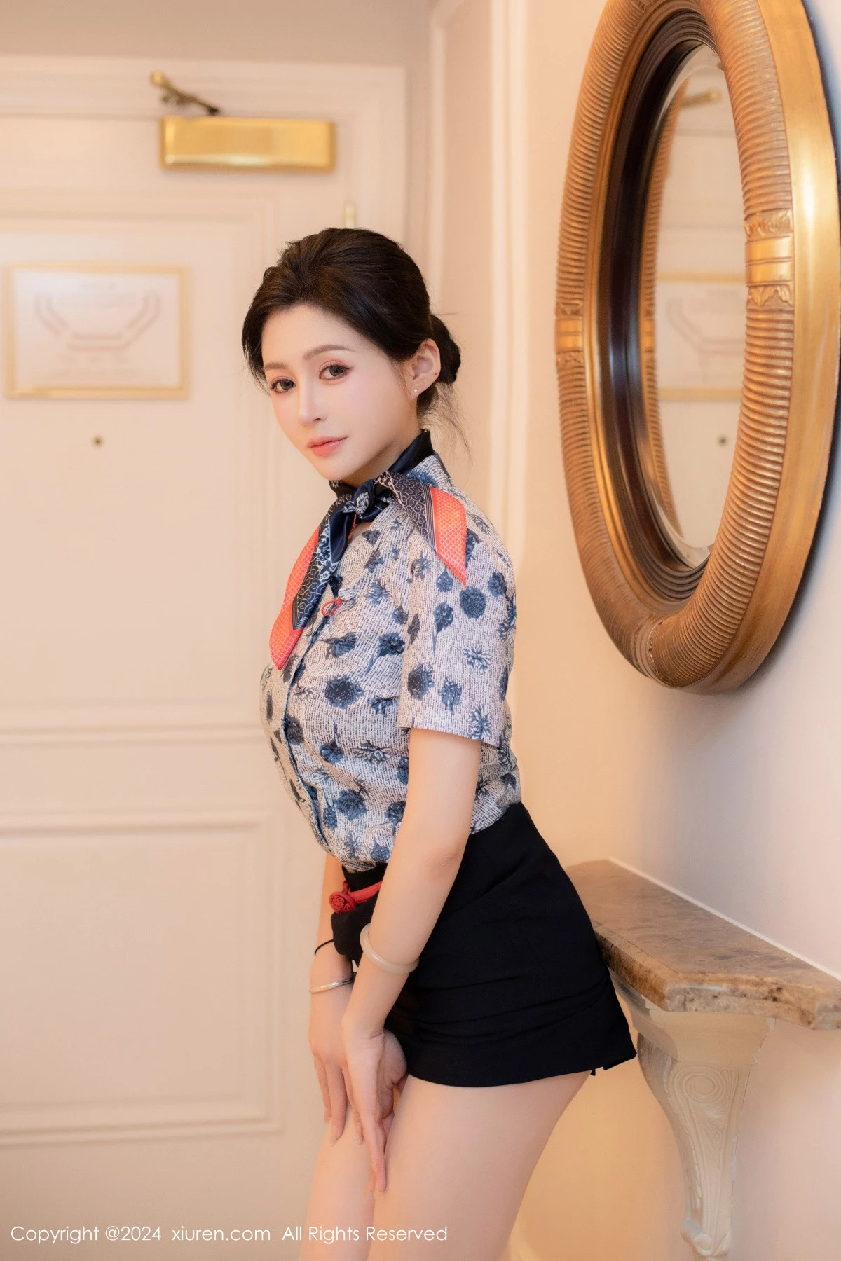 [[XiuRen秀人网]秀人网]No.8248_模特林幼一性感空姐制服露绿色内衣配开档肉丝秀丰腴身姿诱惑写真78P