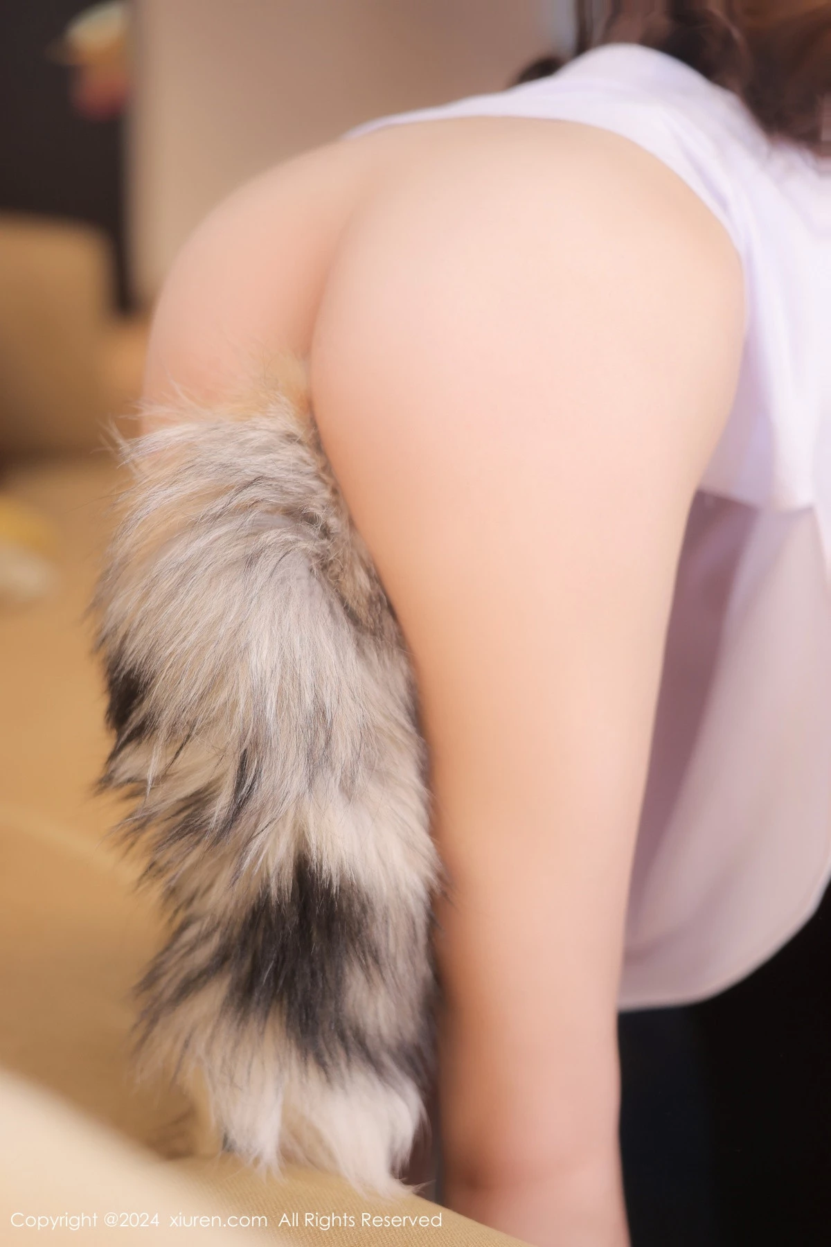 [[XiuRen秀人网]秀人网]No.8245_新人模特媃柔性感狐狸装扮白色上衣半脱秀惹火身材撩人诱惑写真87P